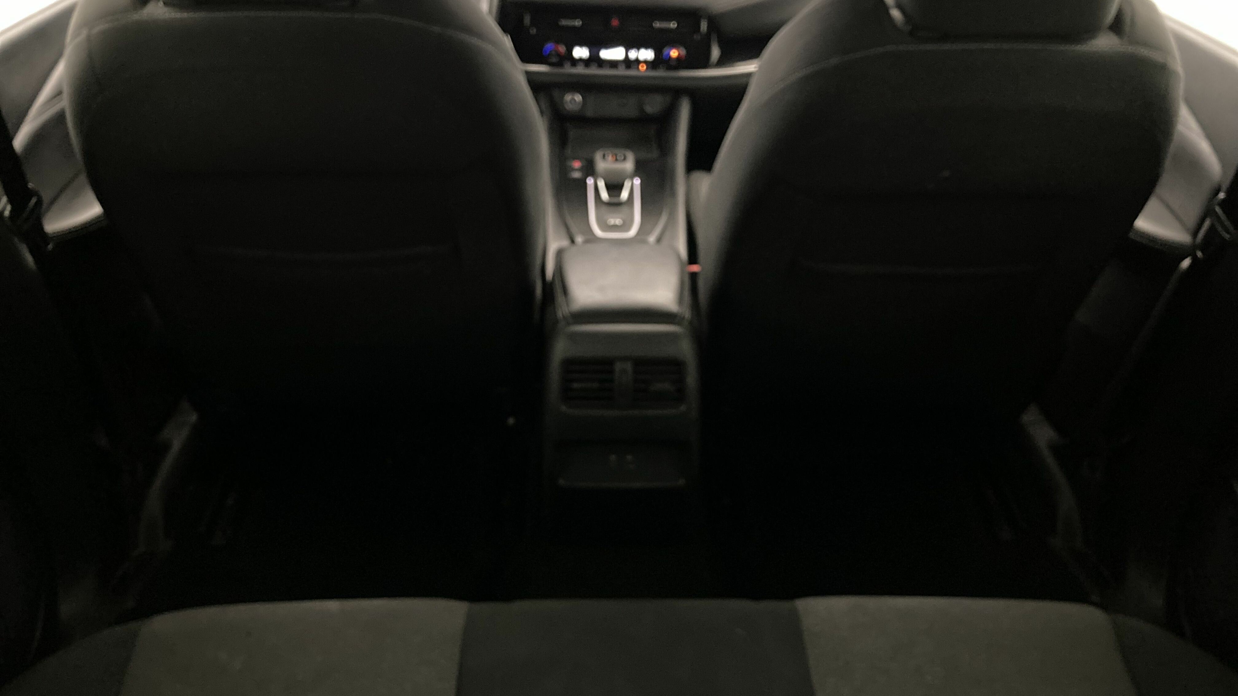 nissan qashqai n-connecta 1.3 DIG-T MHEV 158 XTRONIC 2024 blanco perlado 23