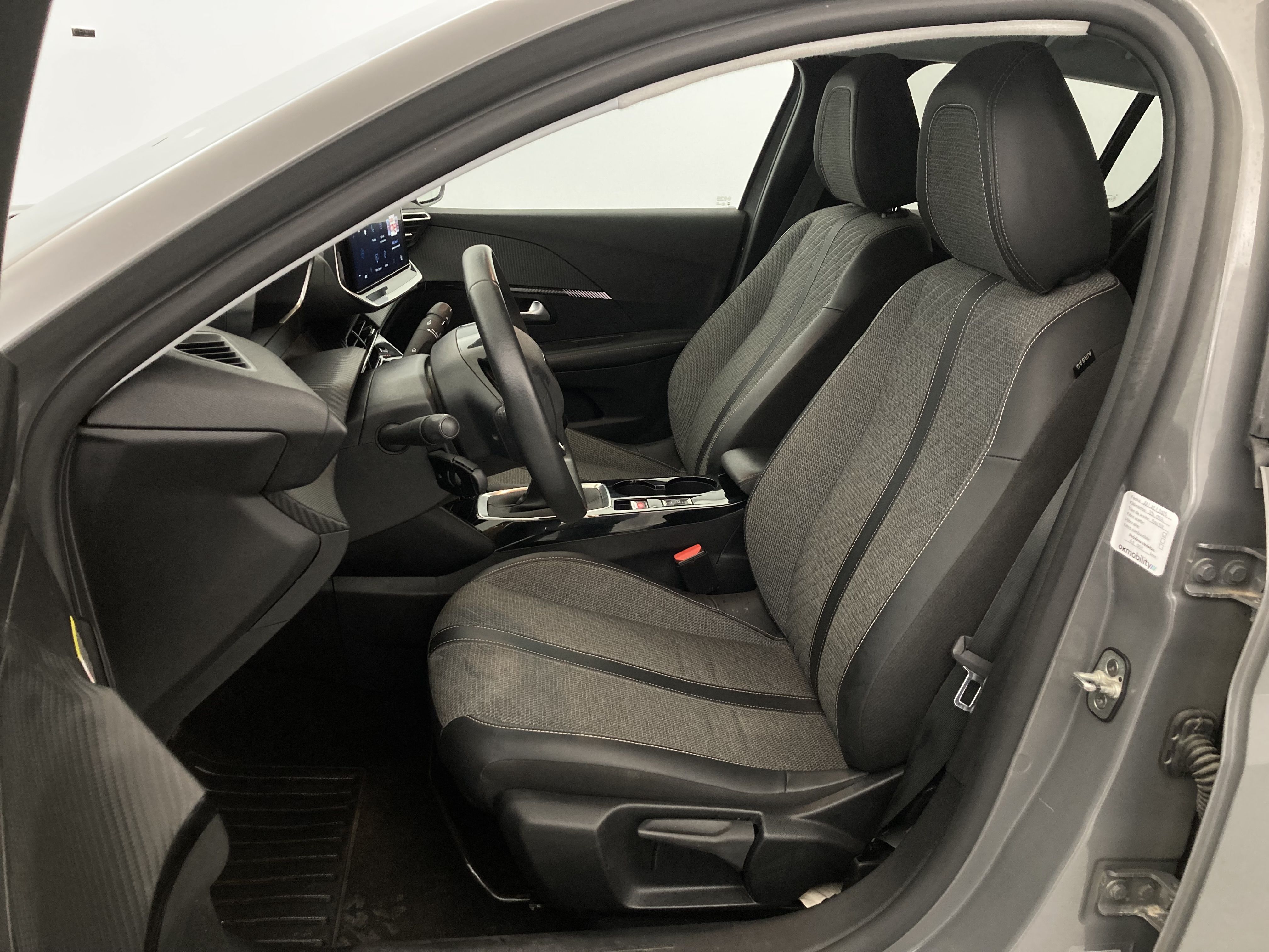 peugeot 208 allure 1.2 PURETECH 100 2024 grigio selenium 17