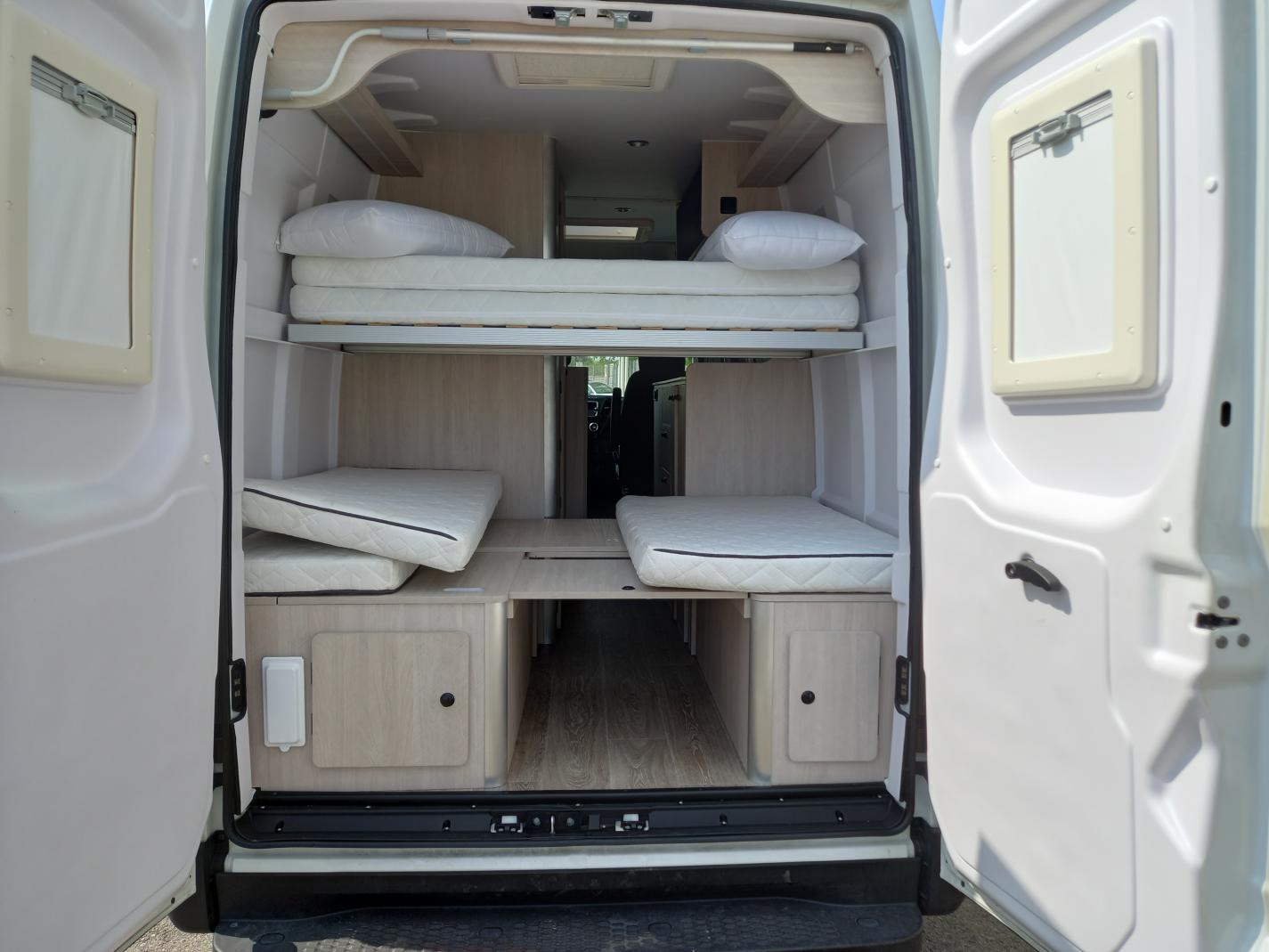 iveco daily camper camper 2.3 MJET 156CV HI MATIC 2022 blanco 11