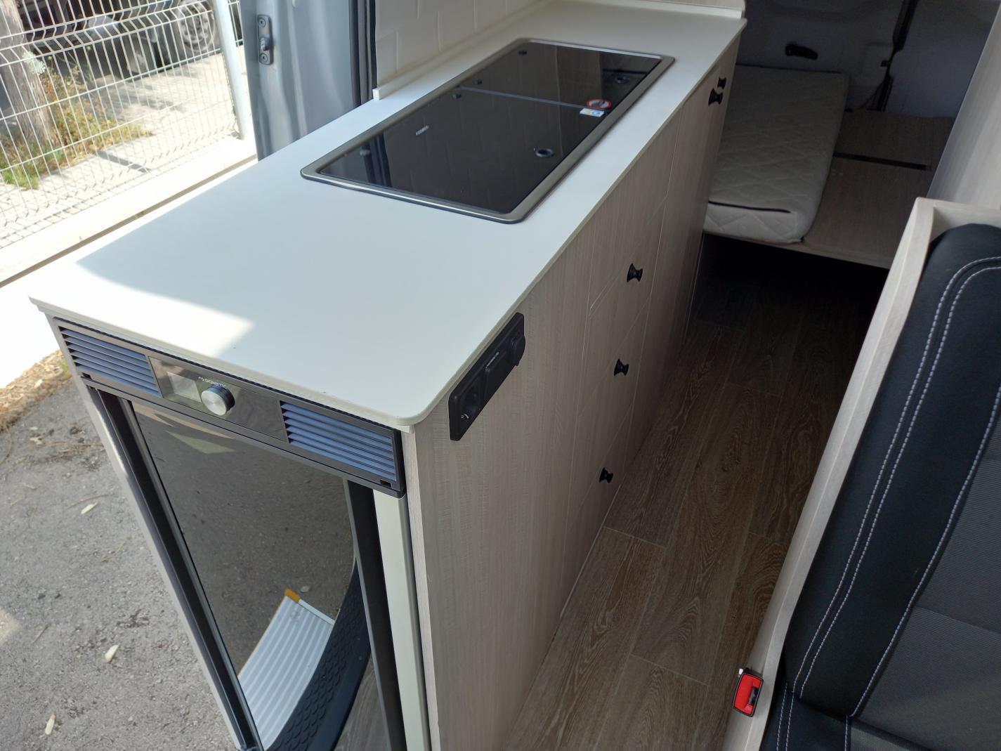 iveco daily camper camper 2.3 MJET 156CV HI MATIC 2022 blanco 14