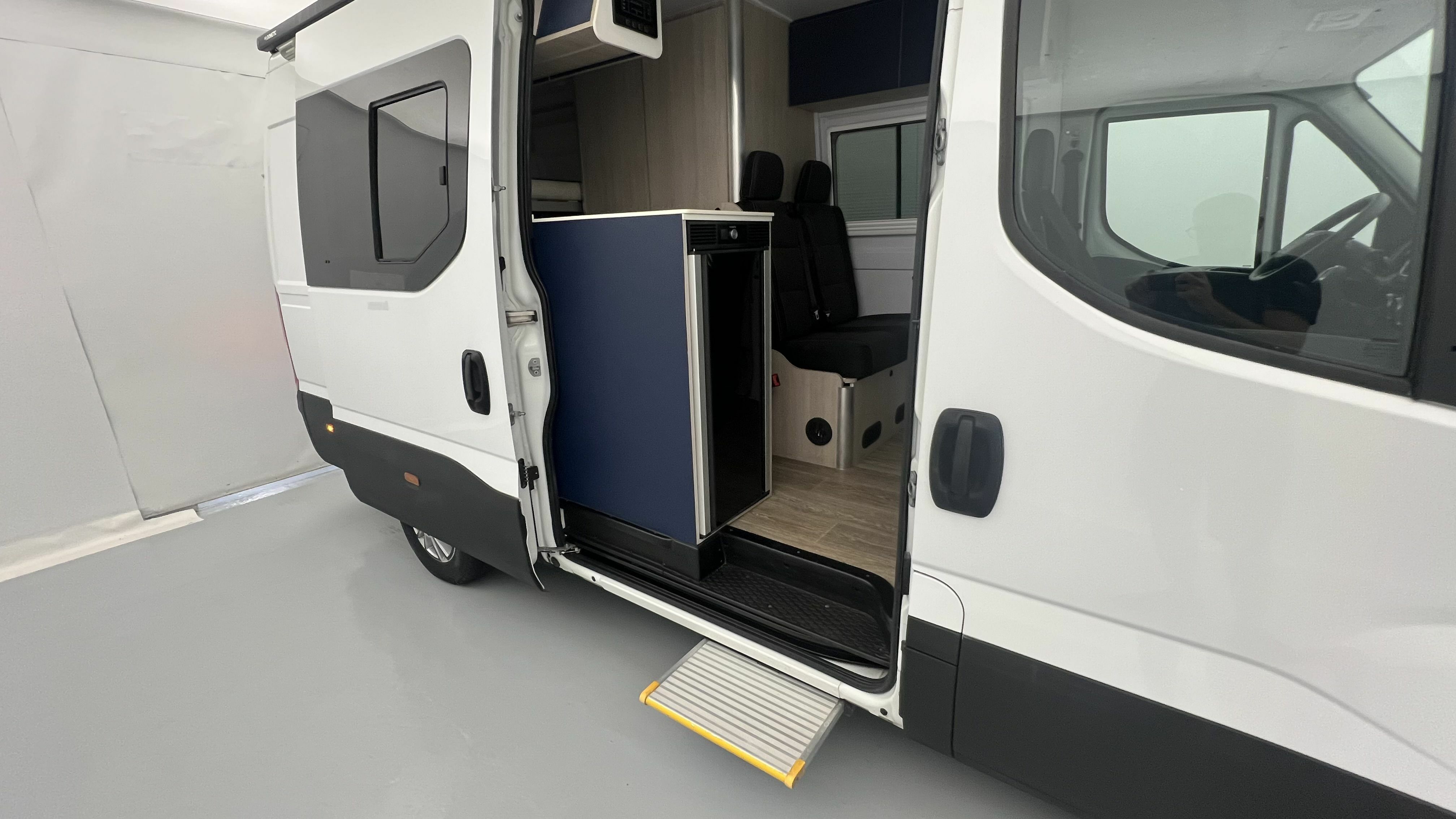 iveco daily camper camper 2.3 MJET 156CV HI MATIC 2022 blanco 31