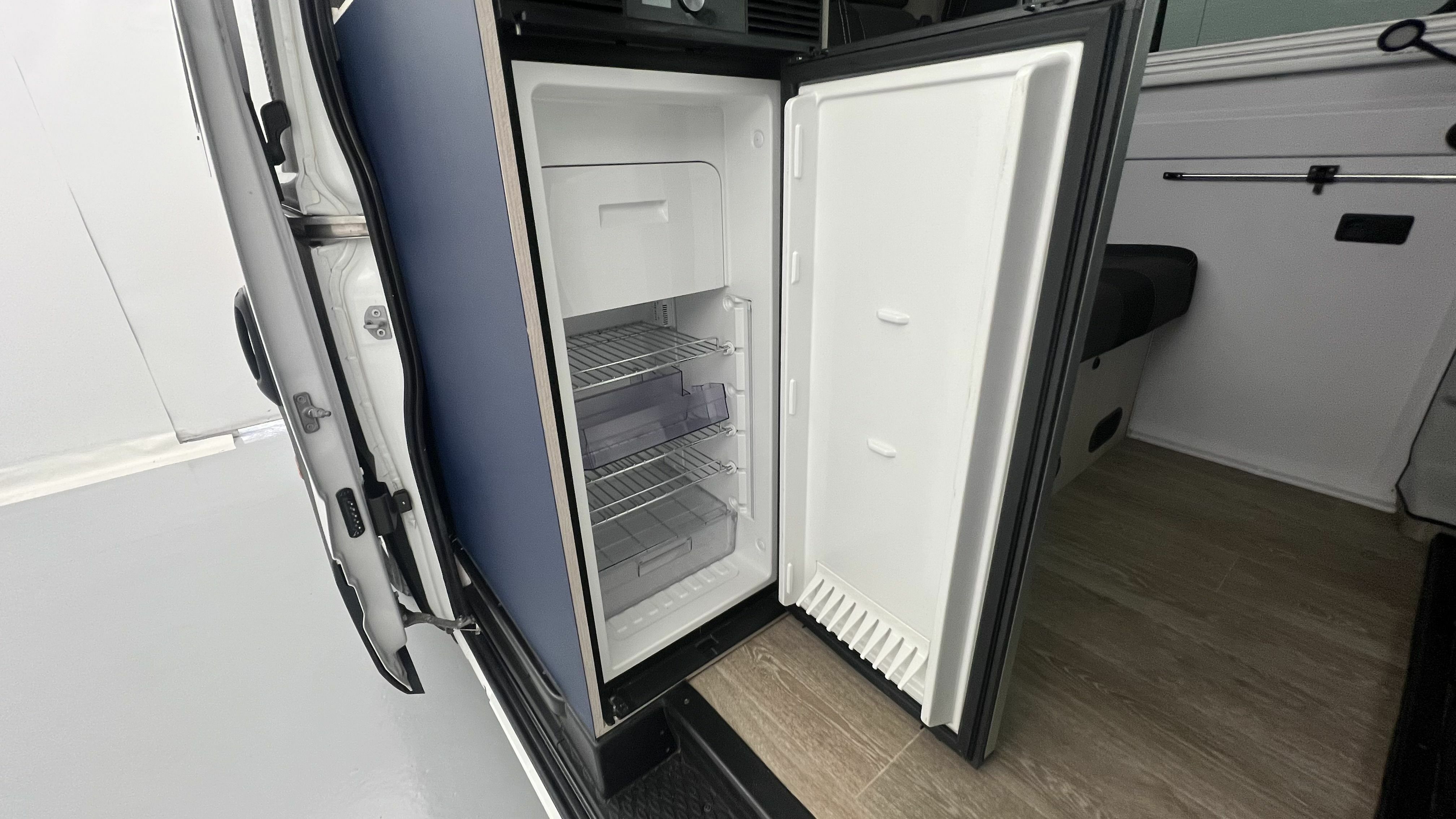iveco daily camper camper 2.3 MJET 156CV HI MATIC 2022 blanco 35