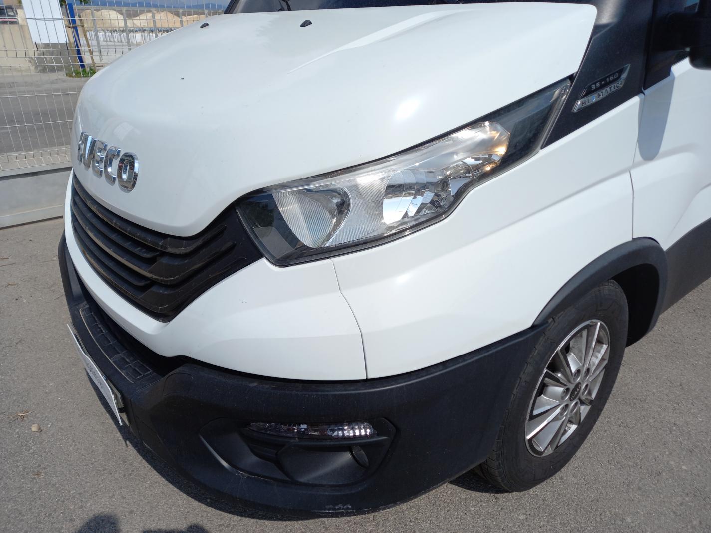 iveco daily camper camper 2.3 MJET 156CV HI MATIC 2022 blanco 5