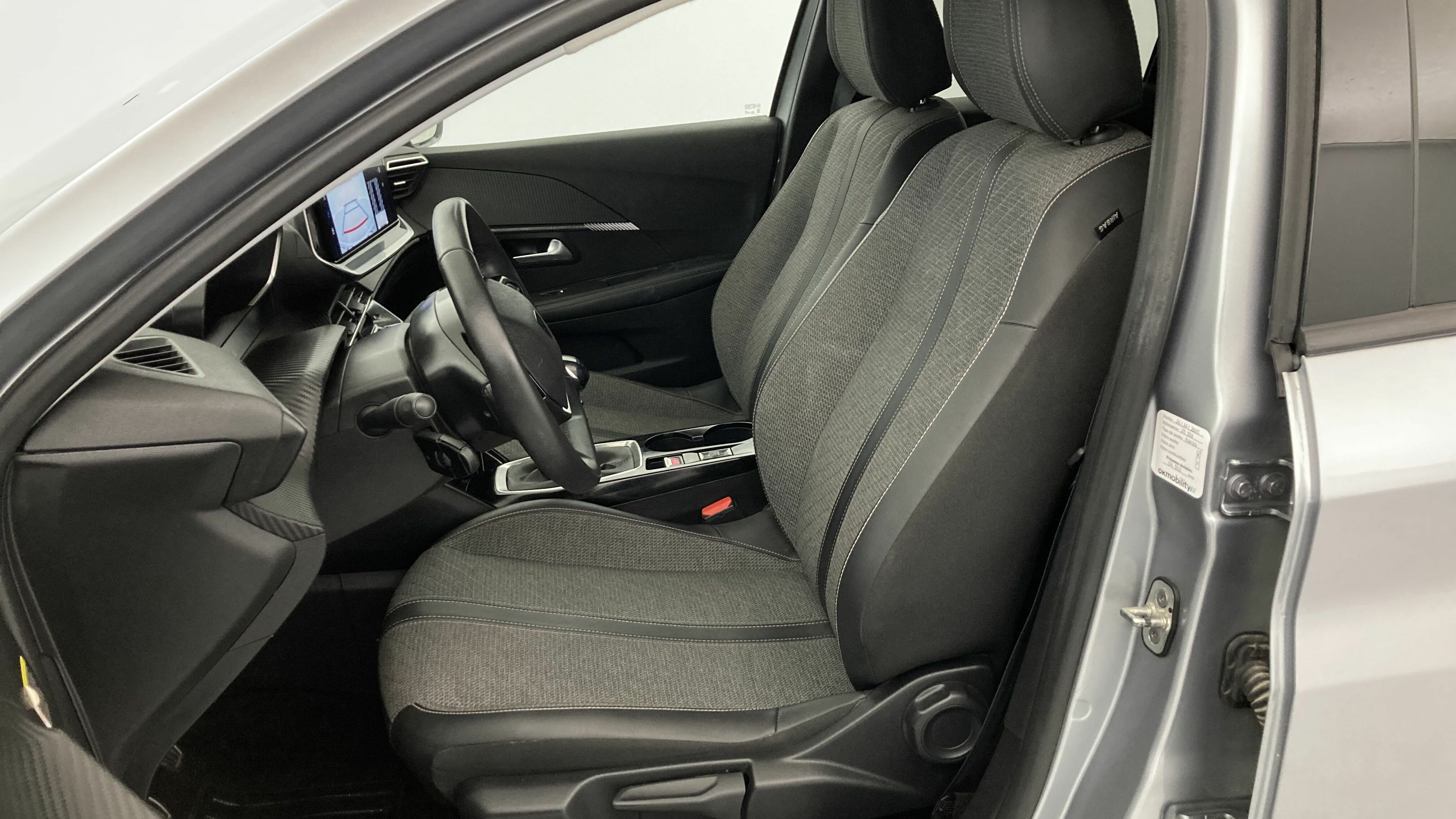 peugeot 208 allure 1.2 PURETECH 100 2024 gris artense 15