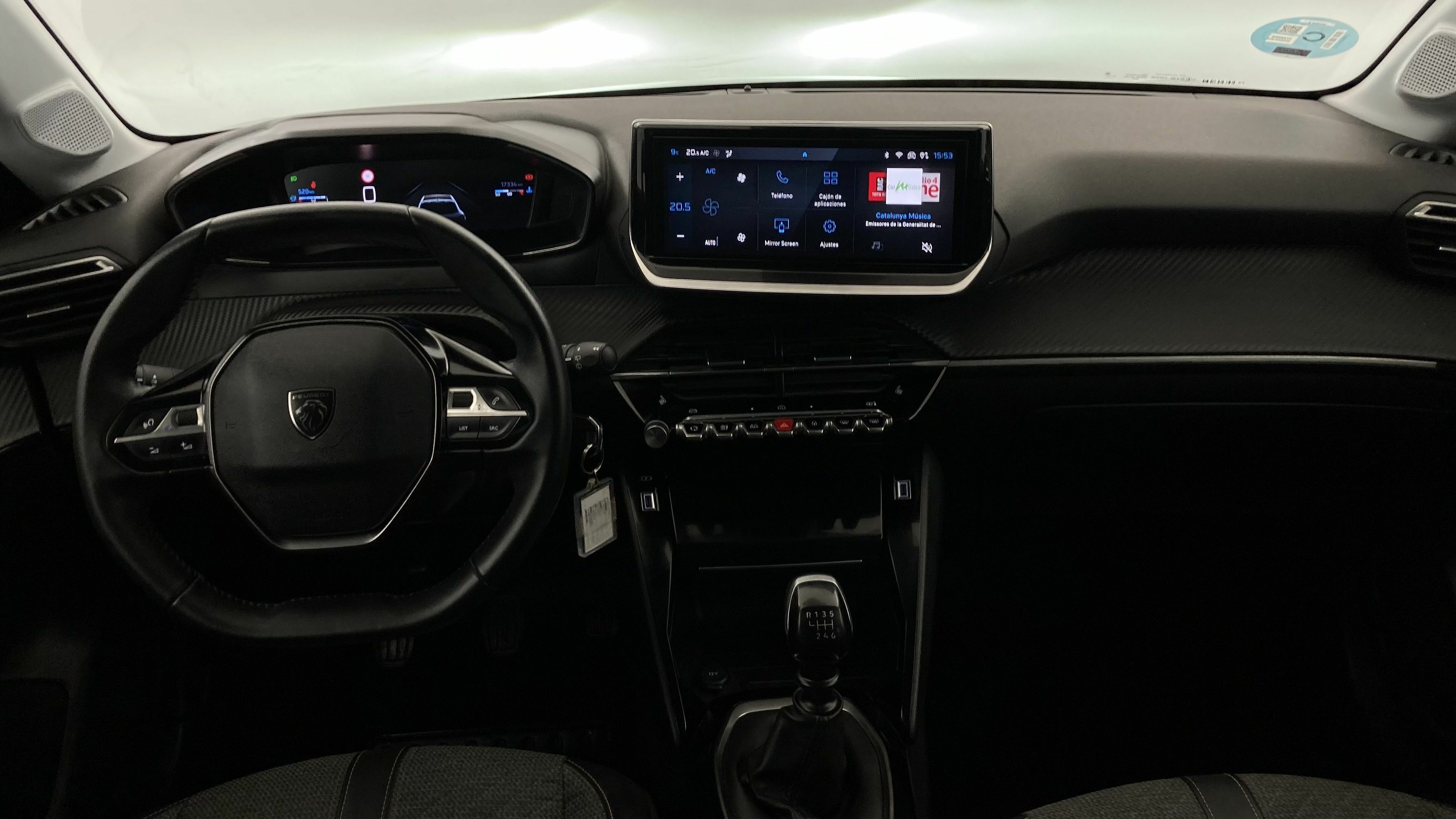 peugeot 208 allure 1.2 PURETECH 100 2024 gris artense 17