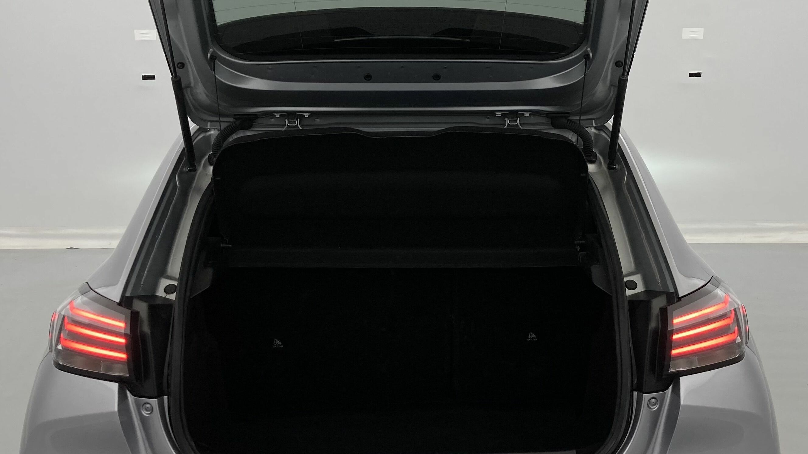 peugeot 208 allure 1.2 PURETECH 100 2024 gris artense 25