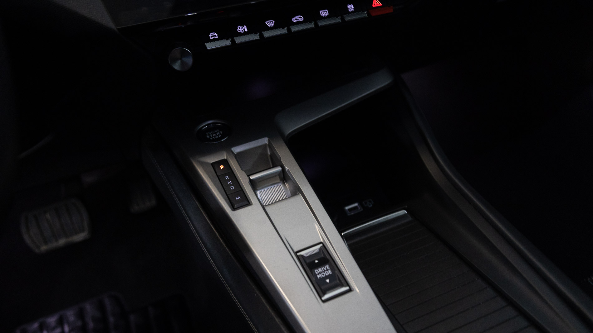 peugeot 308 allure 1.2 PURETECH 130 EAT 2023 azul vertigo 17