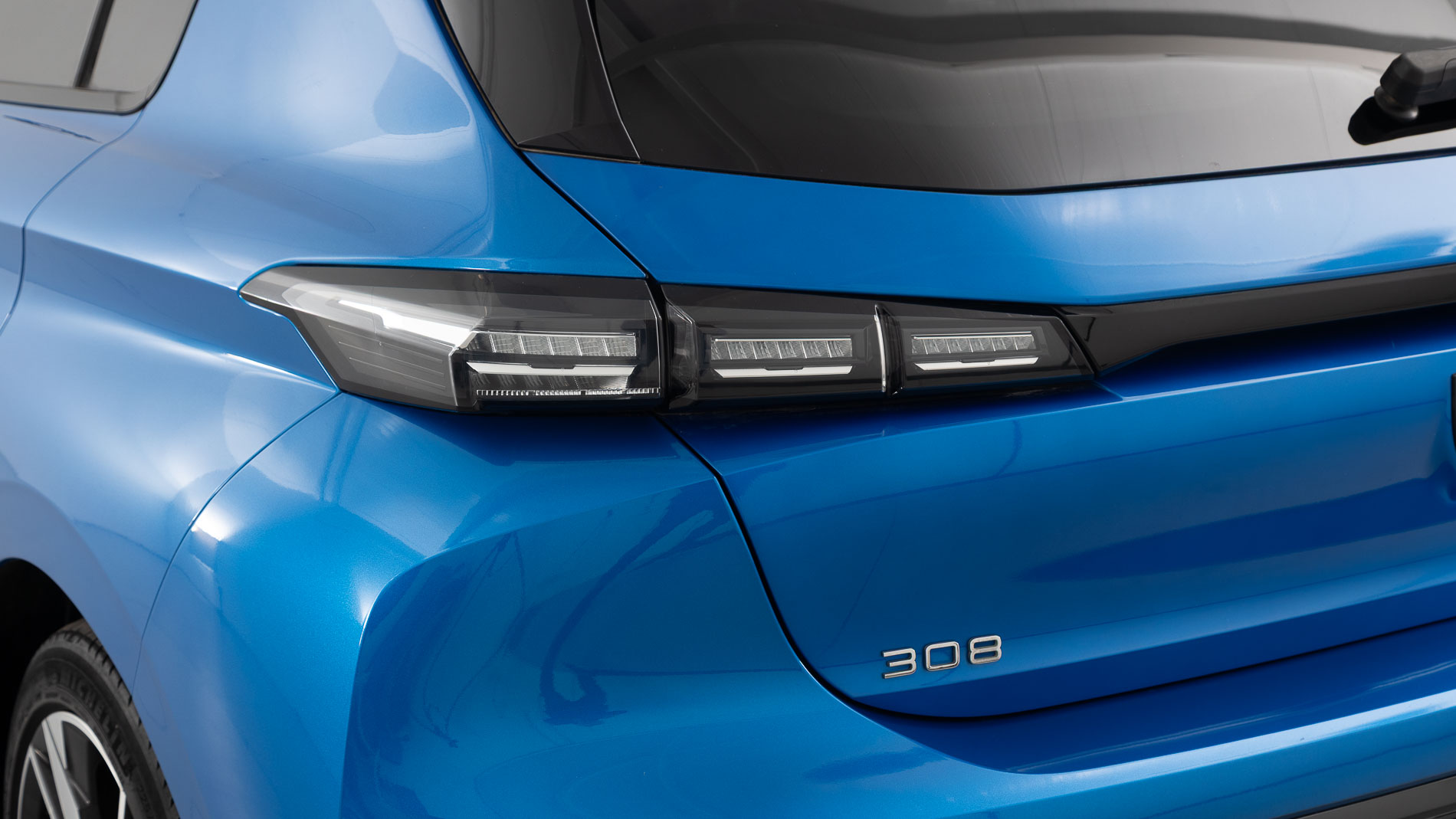 peugeot 308 allure 1.2 PURETECH 130 EAT 2023 azul vertigo 27