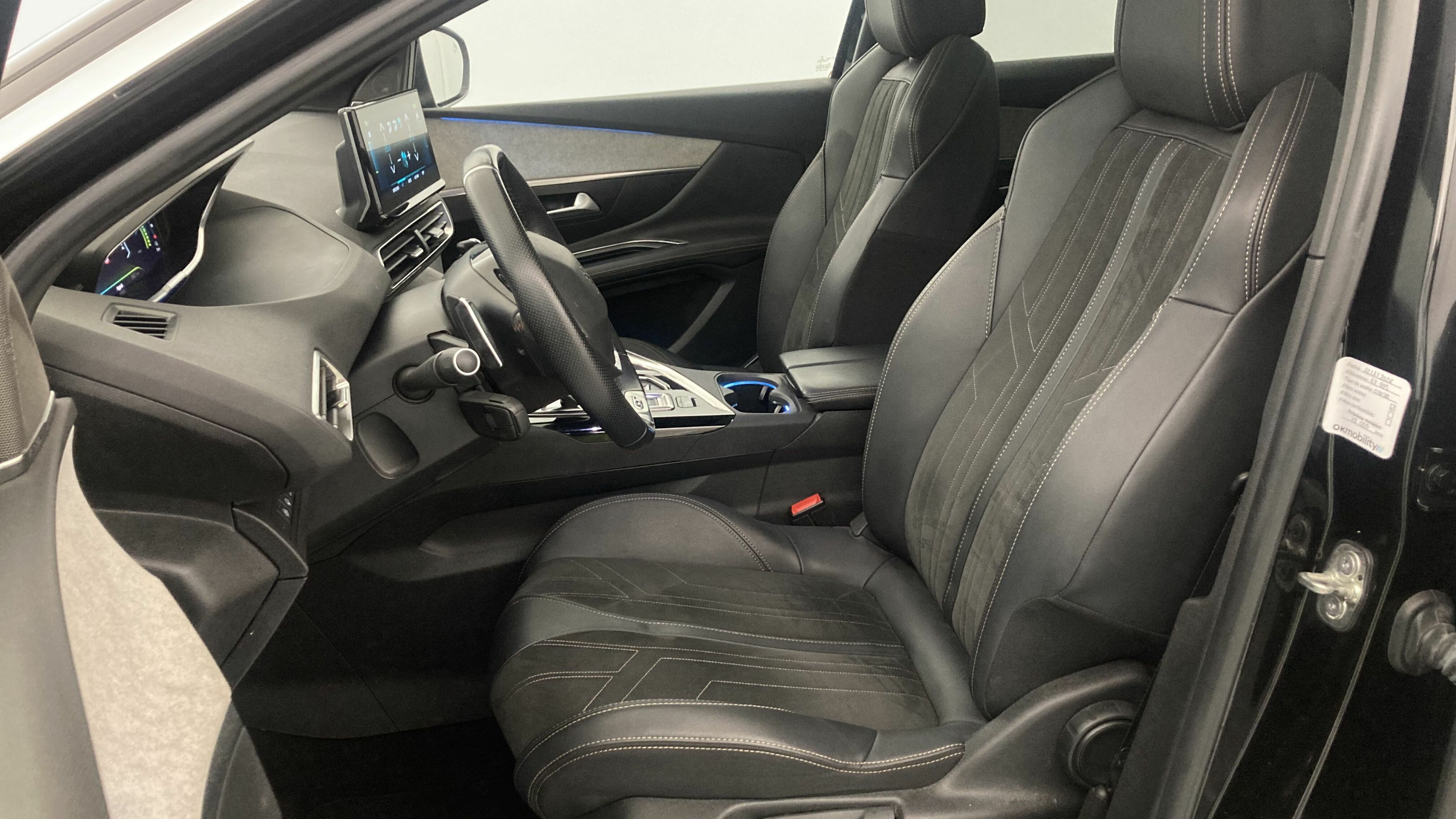 peugeot 3008 gt pack 1.6 HYBRID 300 EAT PHEV 2022 negro perla nera 13