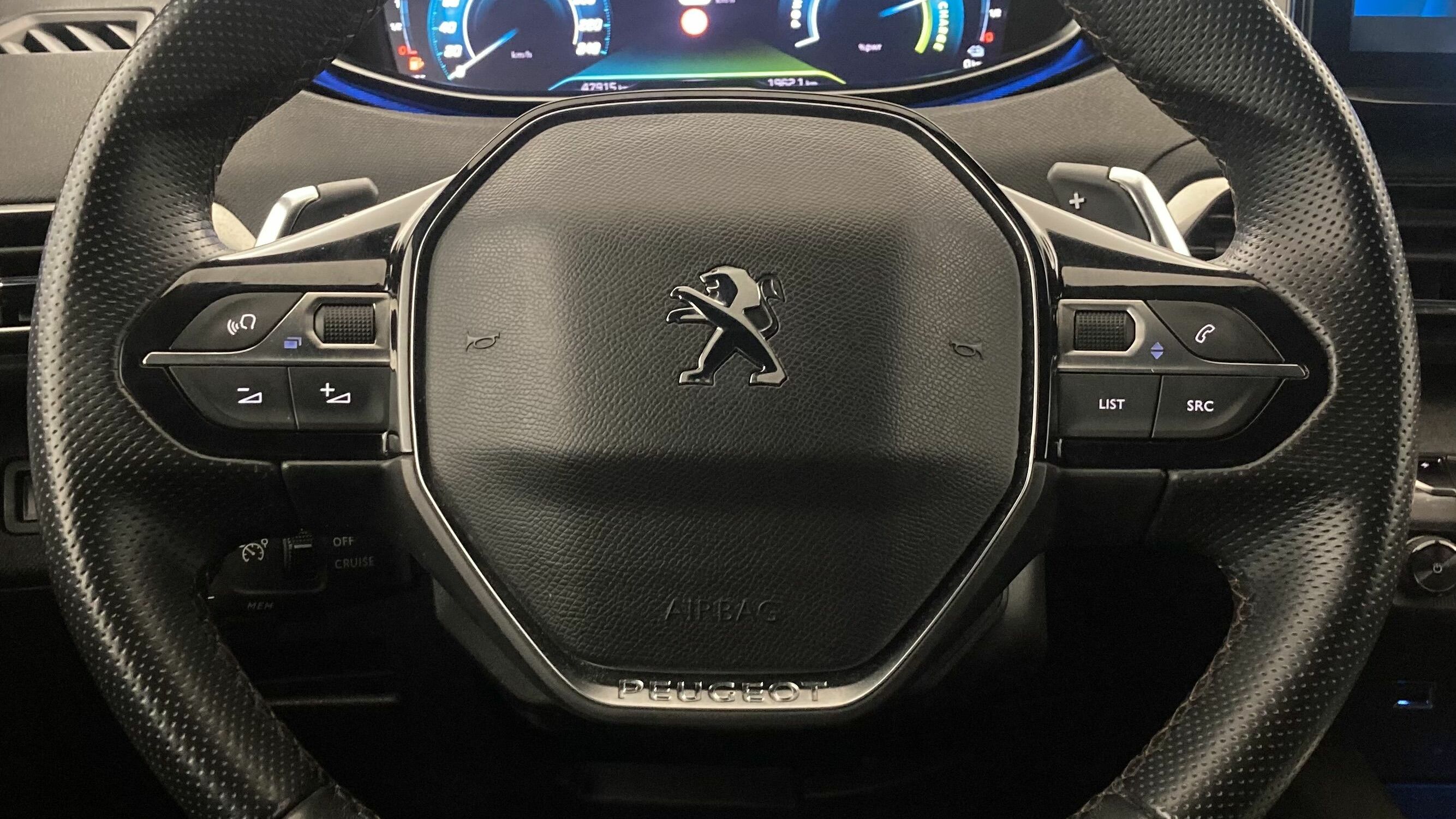 peugeot 3008 gt pack 1.6 HYBRID 300 EAT PHEV 2022 negro perla nera 16