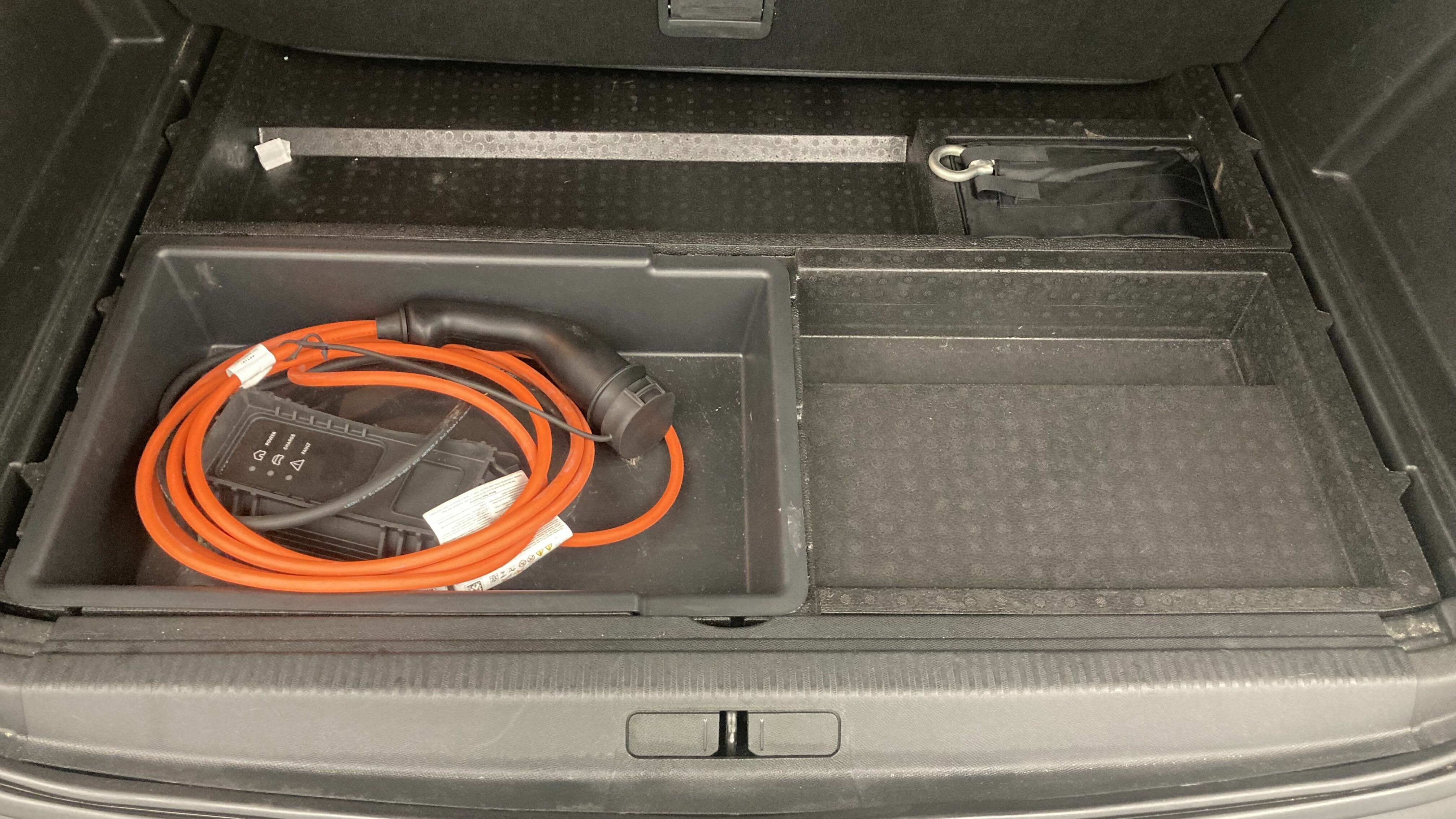 peugeot 3008 gt pack 1.6 HYBRID 300 EAT PHEV 2022 negro perla nera 22