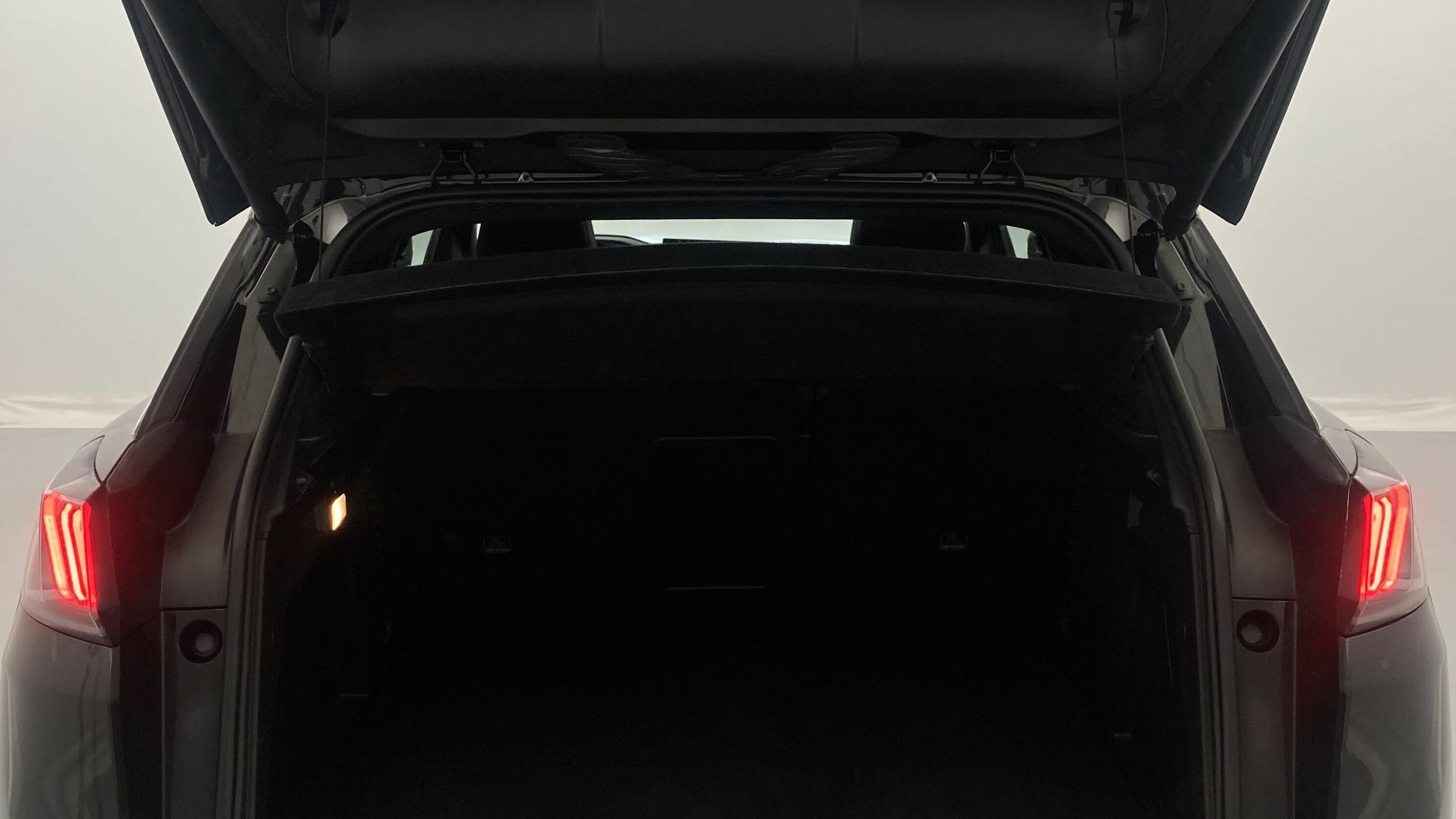 peugeot 3008 gt pack 1.6 HYBRID 300 EAT PHEV 2022 negro perla nera 23