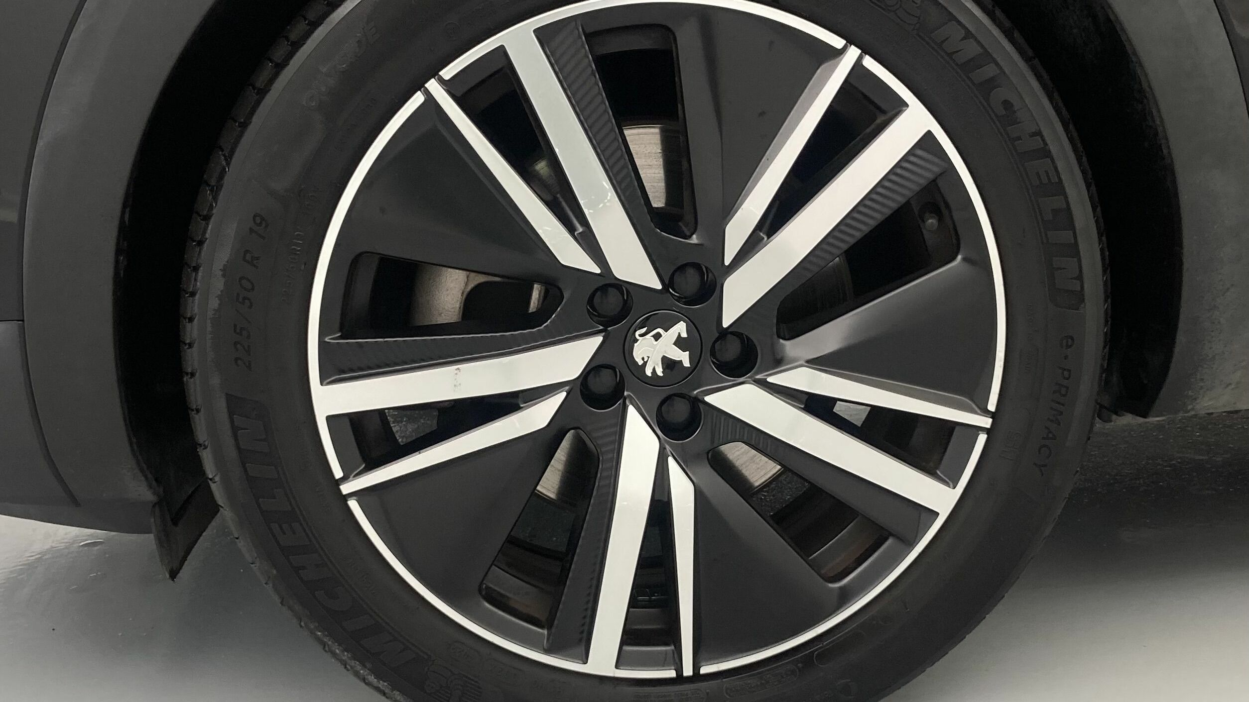 peugeot 3008 gt pack 1.6 HYBRID 300 EAT PHEV 2022 negro perla nera 26