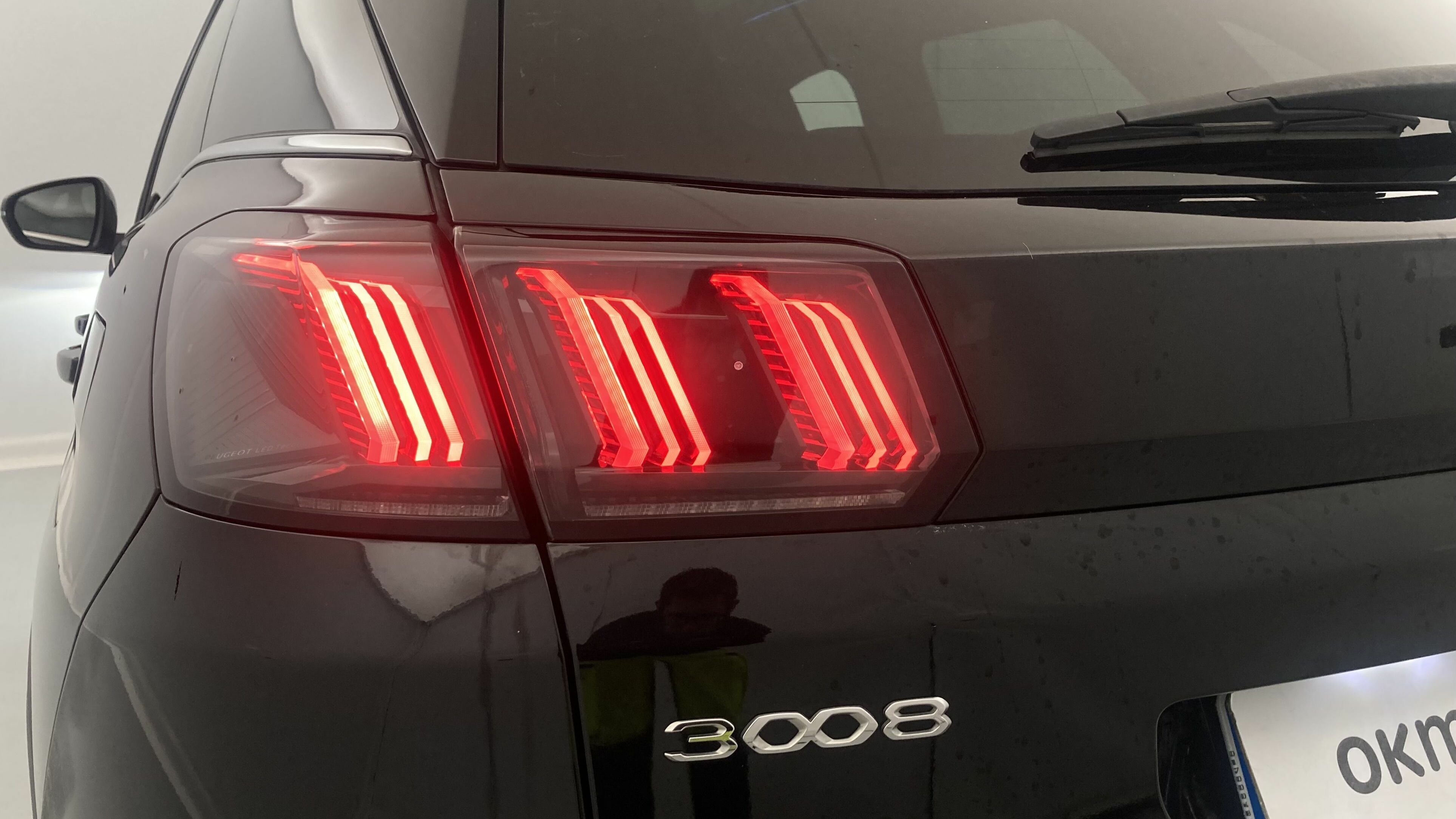 peugeot 3008 gt pack 1.6 HYBRID 300 EAT PHEV 2022 negro perla nera 29