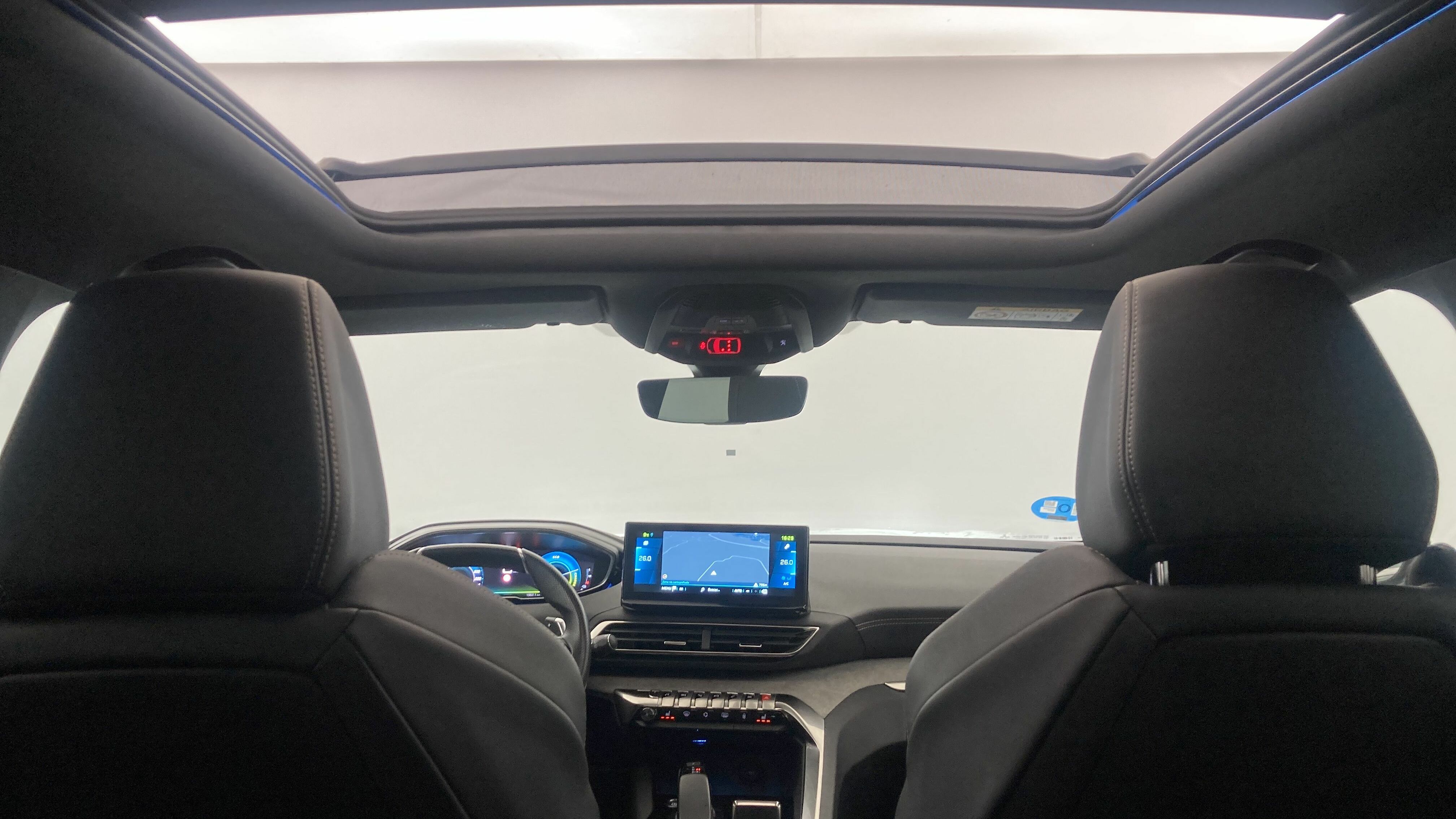 peugeot 3008 gt pack 1.6 HYBRID 300 EAT PHEV 2022 negro perla nera 31