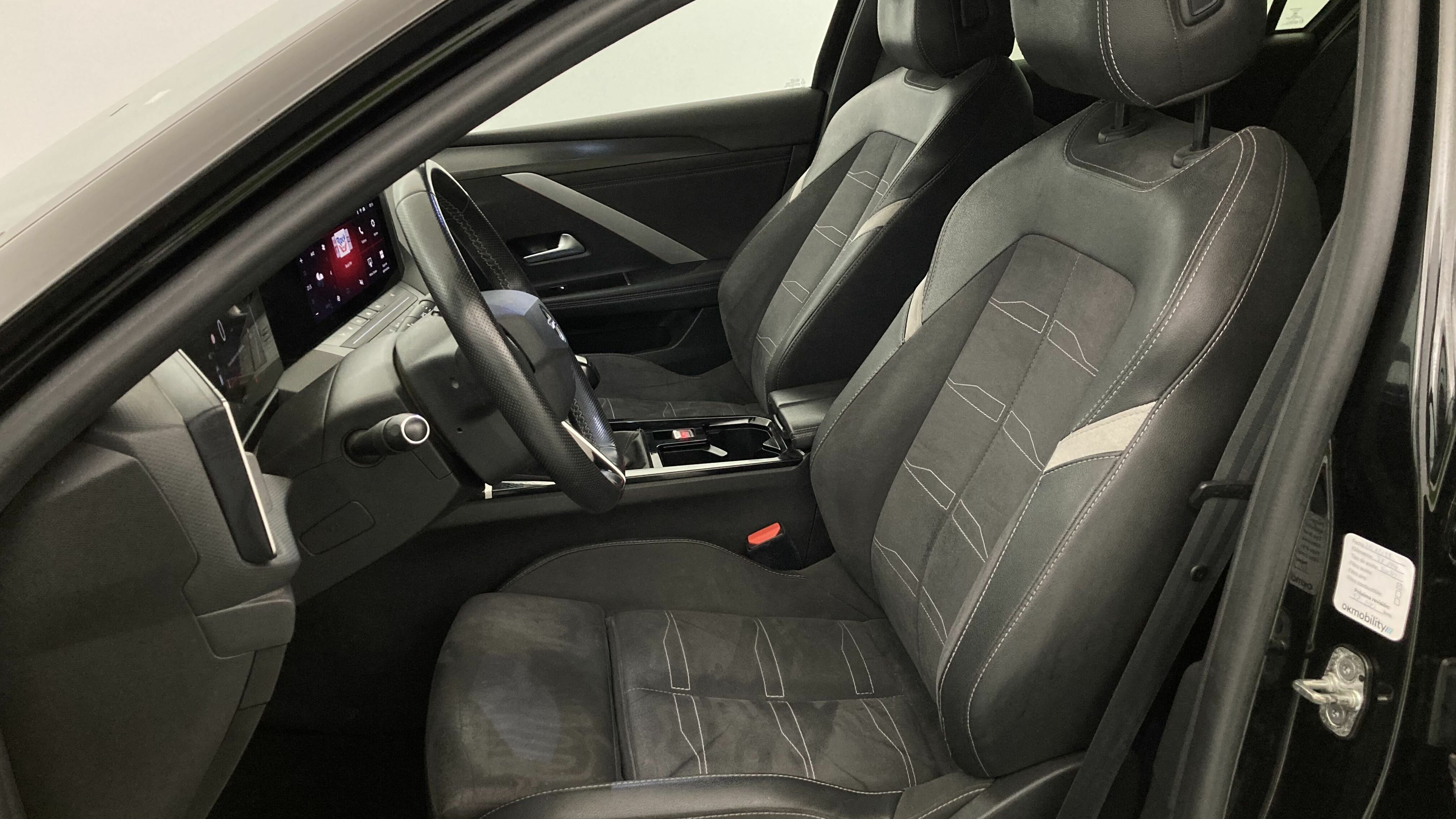 opel astra gs 1.2T 130 2023 karbon black 13