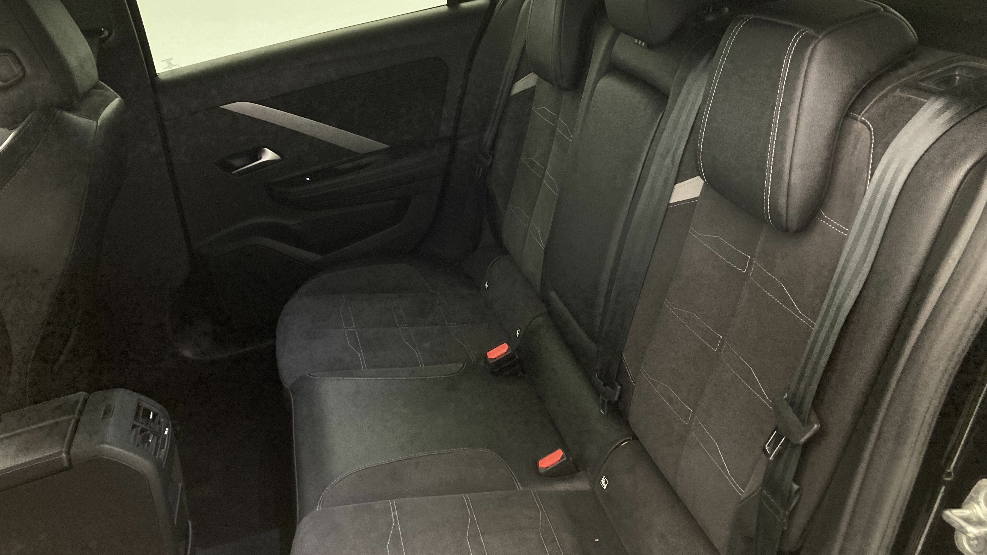 opel astra gs 1.2T 130 2023 karbon black 20