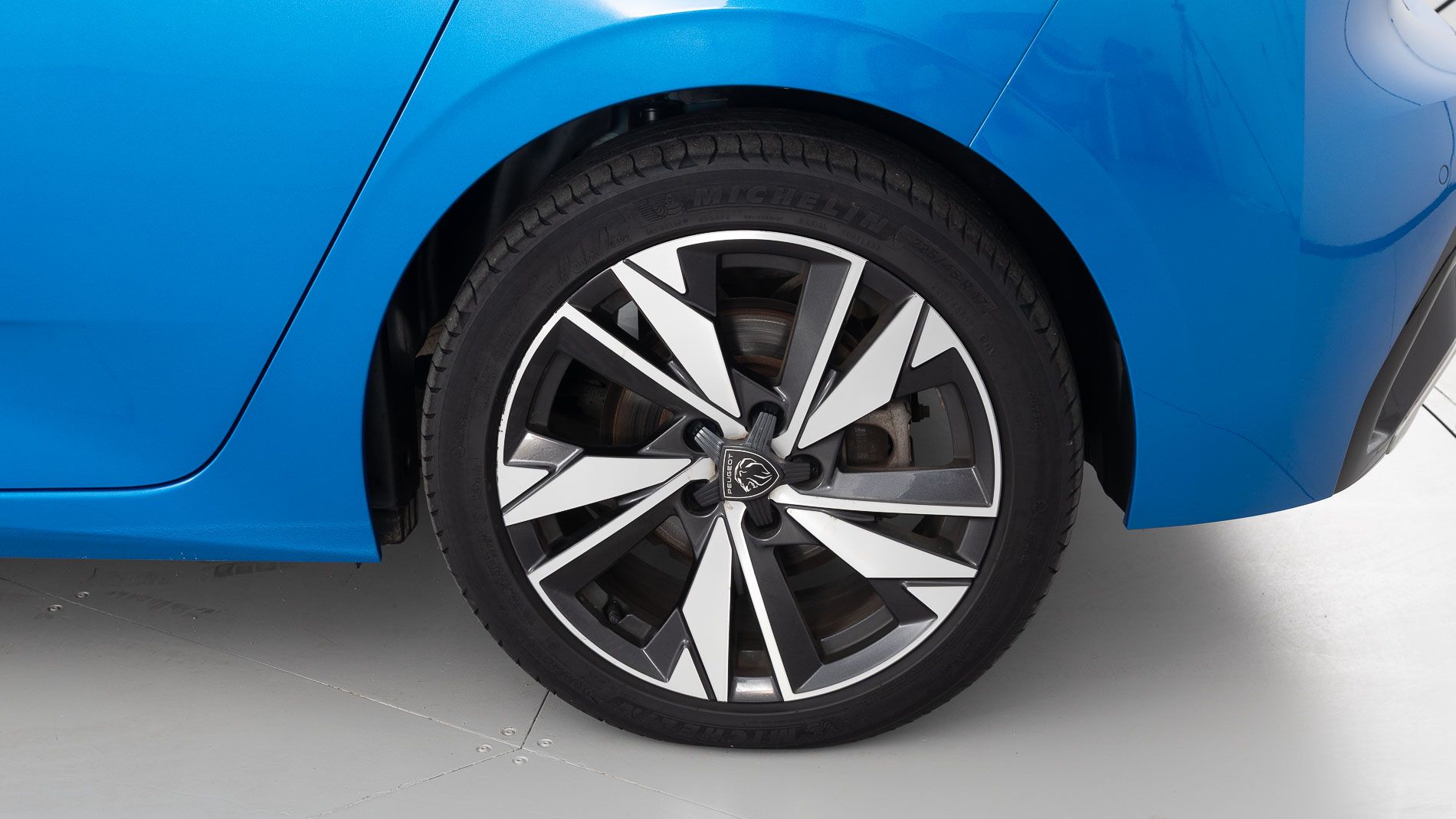 peugeot 308 allure 1.2 PURETECH 130 EAT 2023 azul vertigo 27