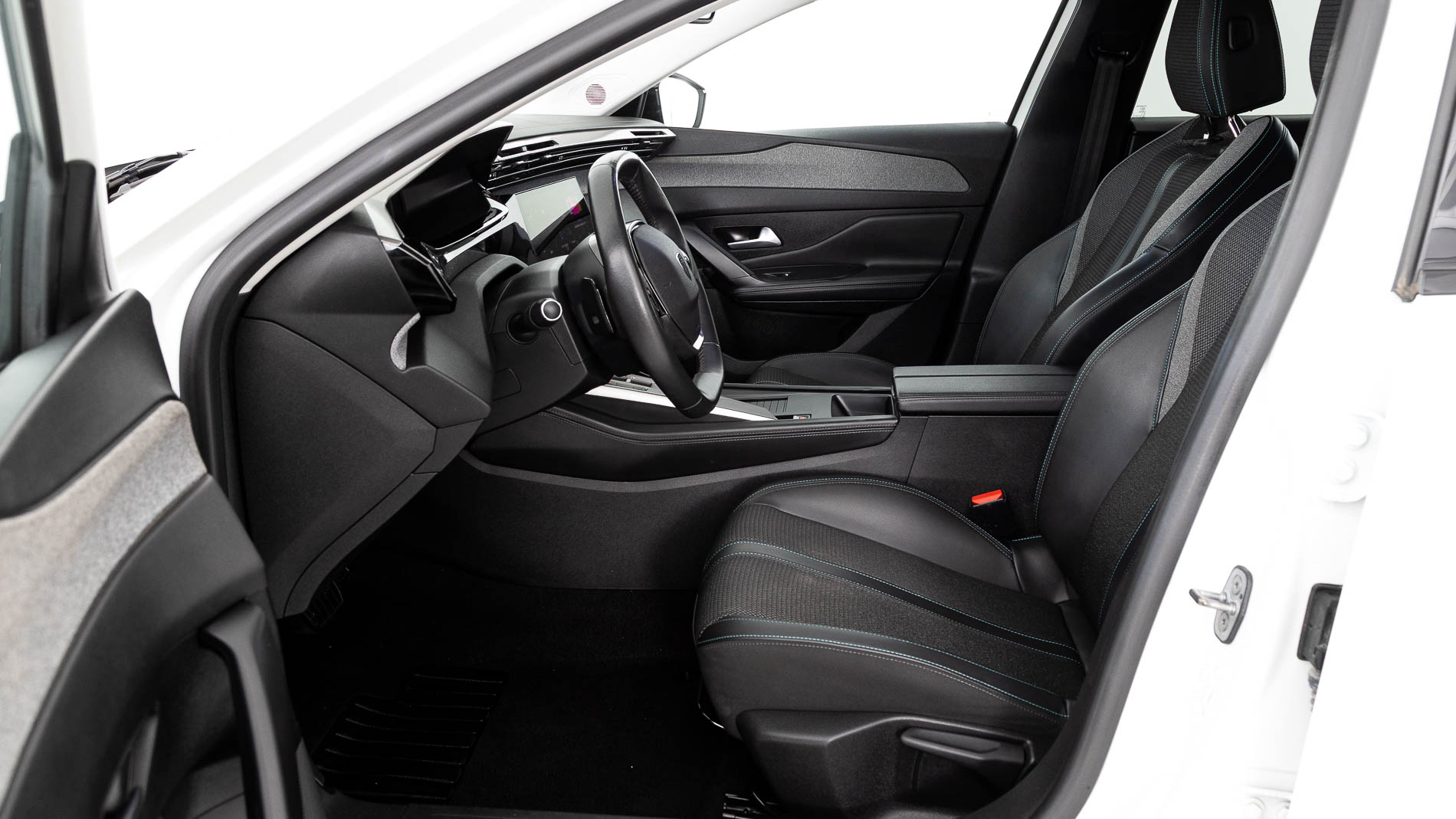 peugeot 308 allure 1.2 PURETECH 130 EAT 2023 blanco nacarado 20