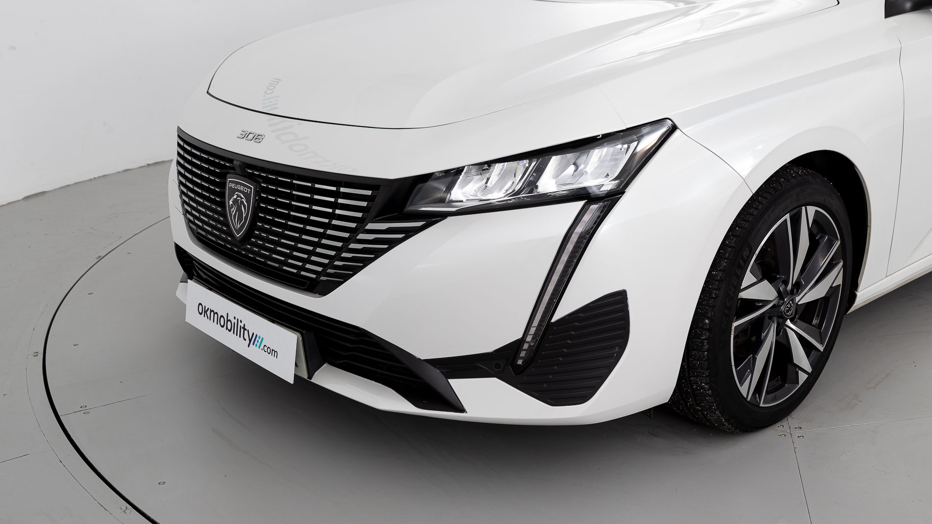 peugeot 308 allure 1.2 PURETECH 130 EAT 2023 blanco nacarado 28