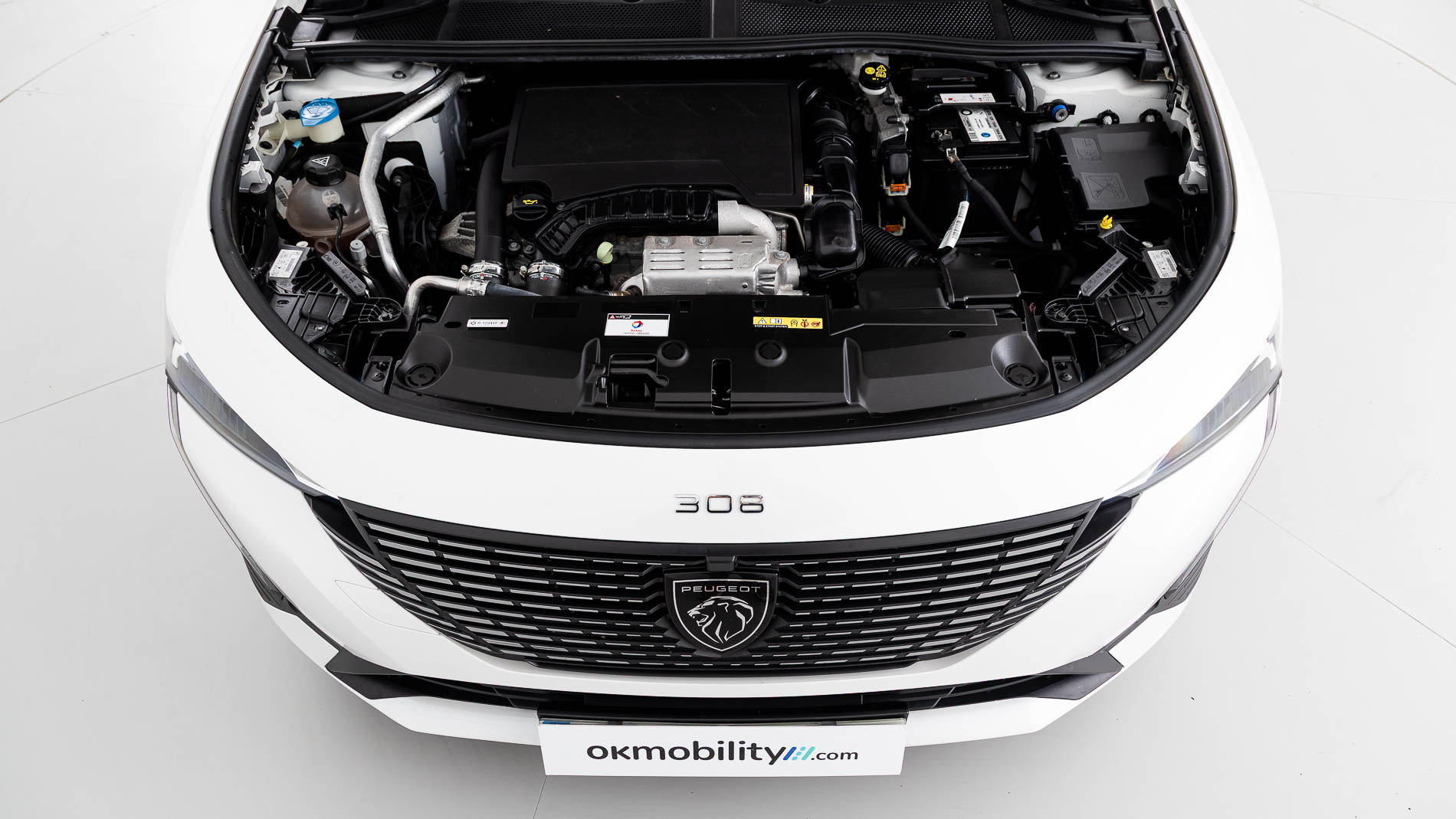 peugeot 308 allure 1.2 PURETECH 130 EAT 2023 blanco nacarado 32