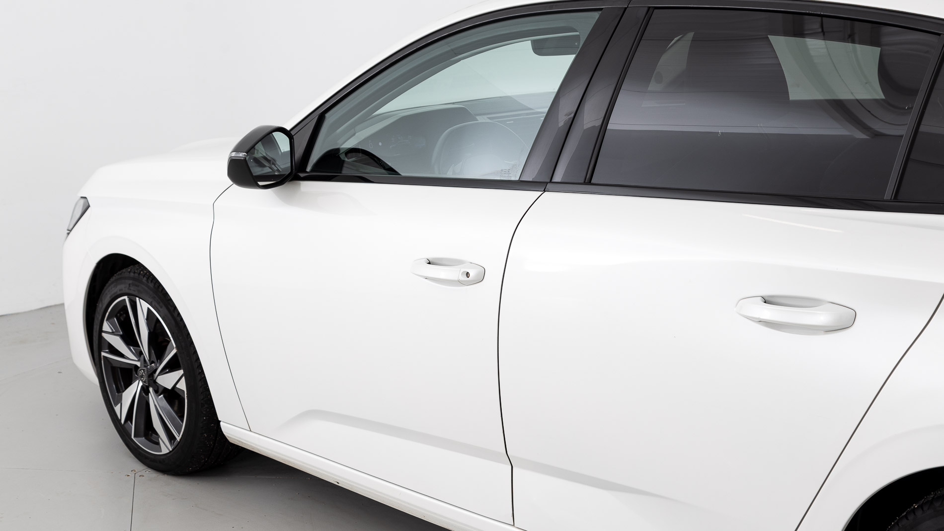 peugeot 308 allure 1.2 PURETECH 130 EAT 2023 blanco nacarado 33