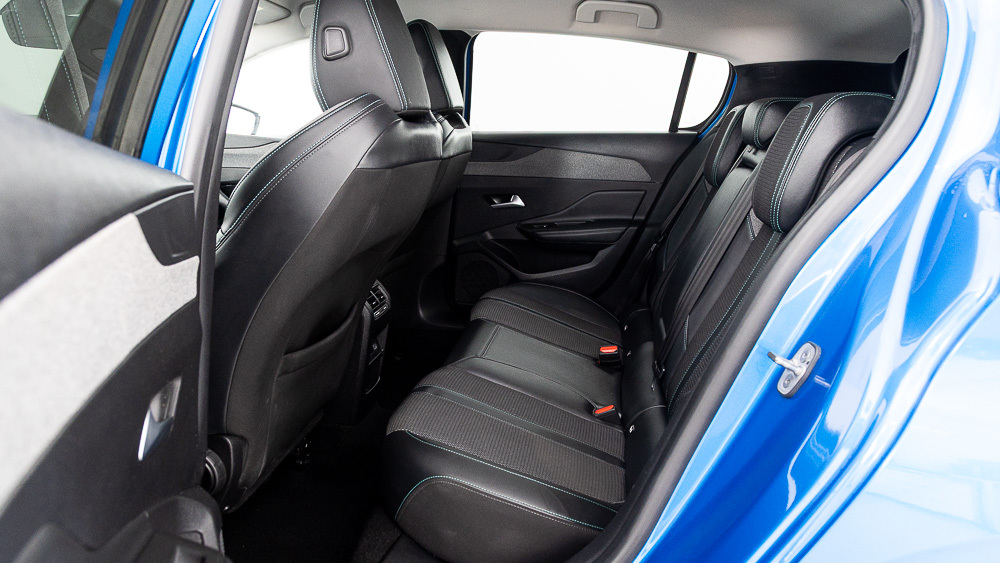 peugeot 308 allure 1.2 PURETECH 130 EAT 2023 azul vertigo 21