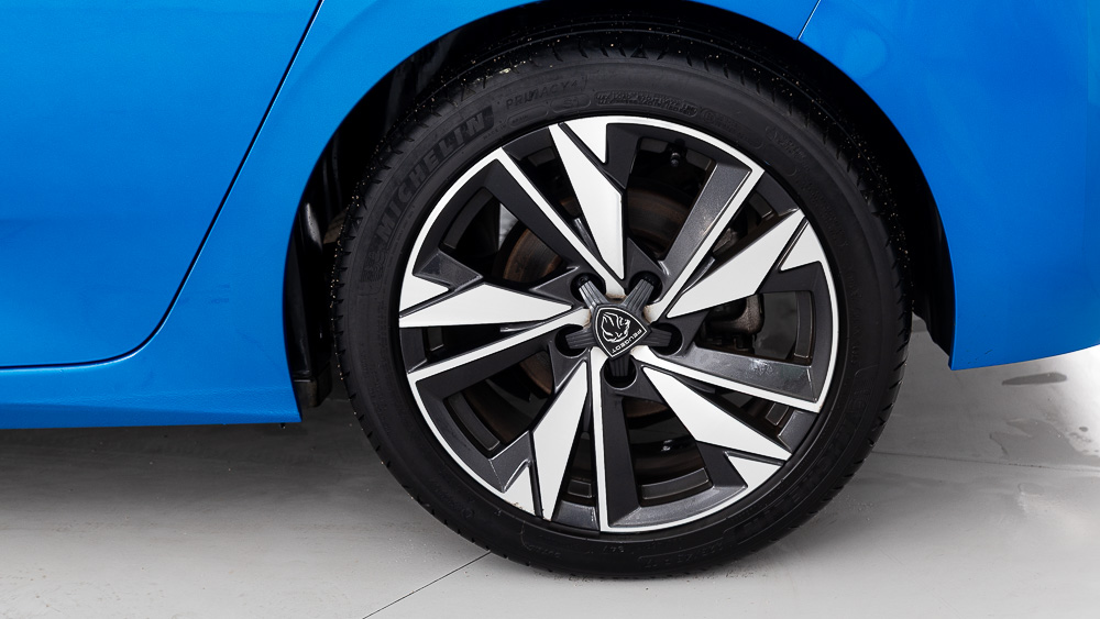 peugeot 308 allure 1.2 PURETECH 130 EAT 2023 azul vertigo 25