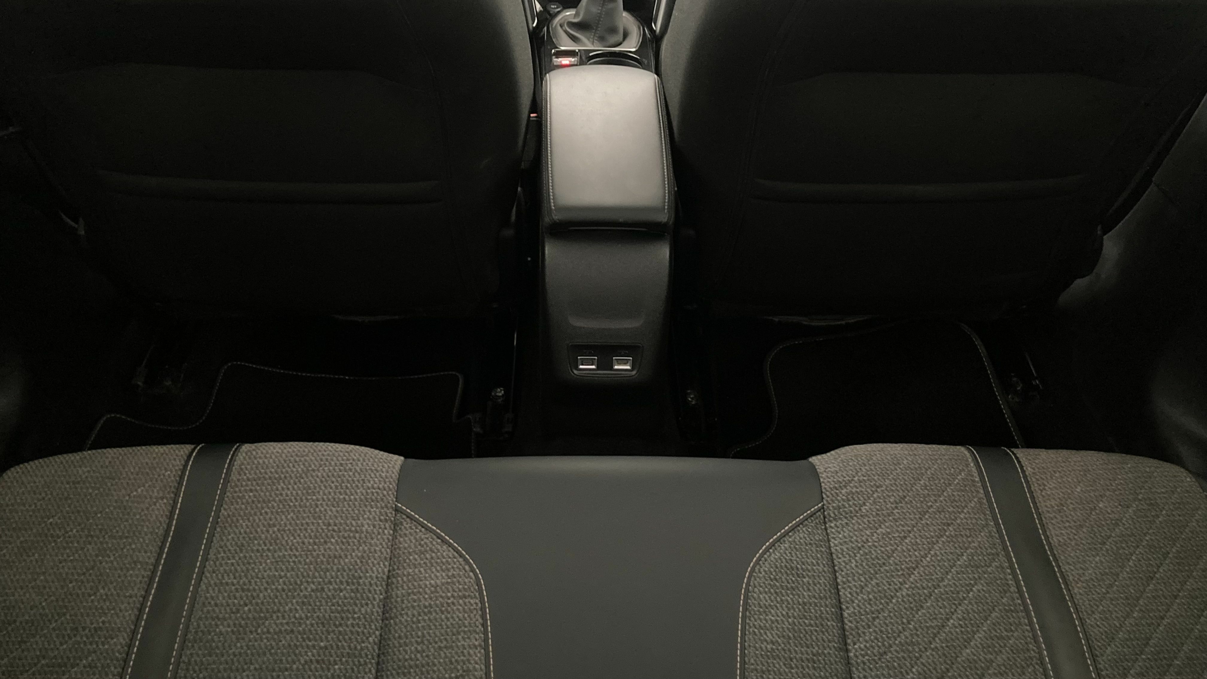 peugeot 208 allure 1.2 PURETECH 100 2024 grigio selenium 22