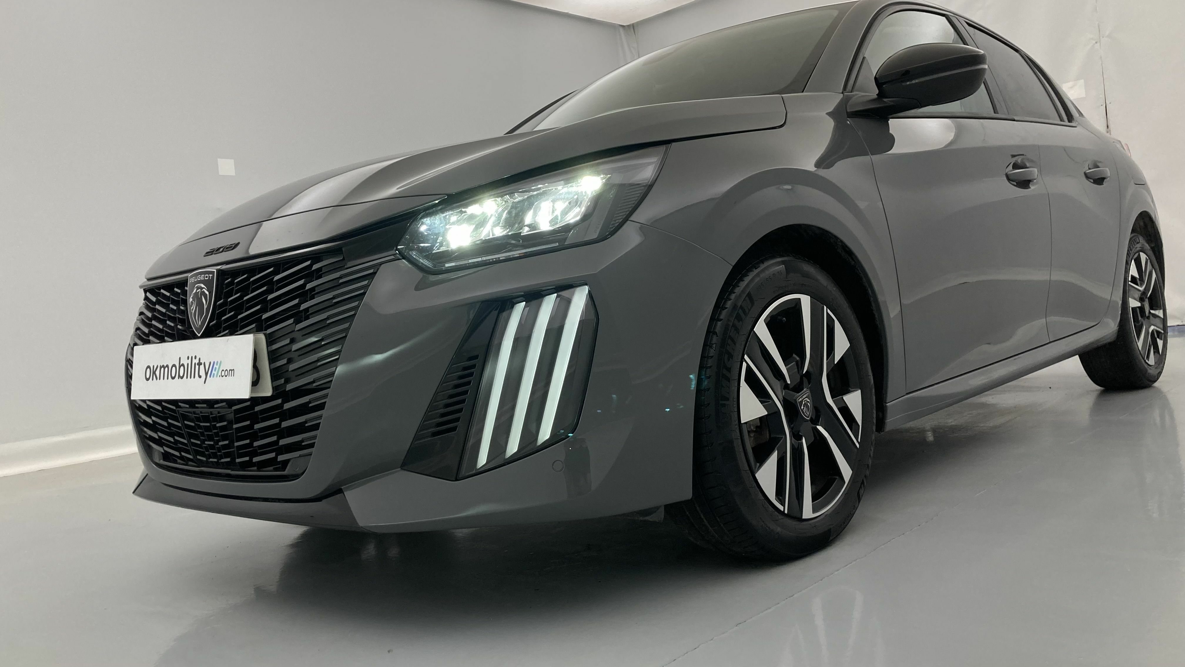 peugeot 208 allure 1.2 PURETECH 100 2024 grigio selenium 26