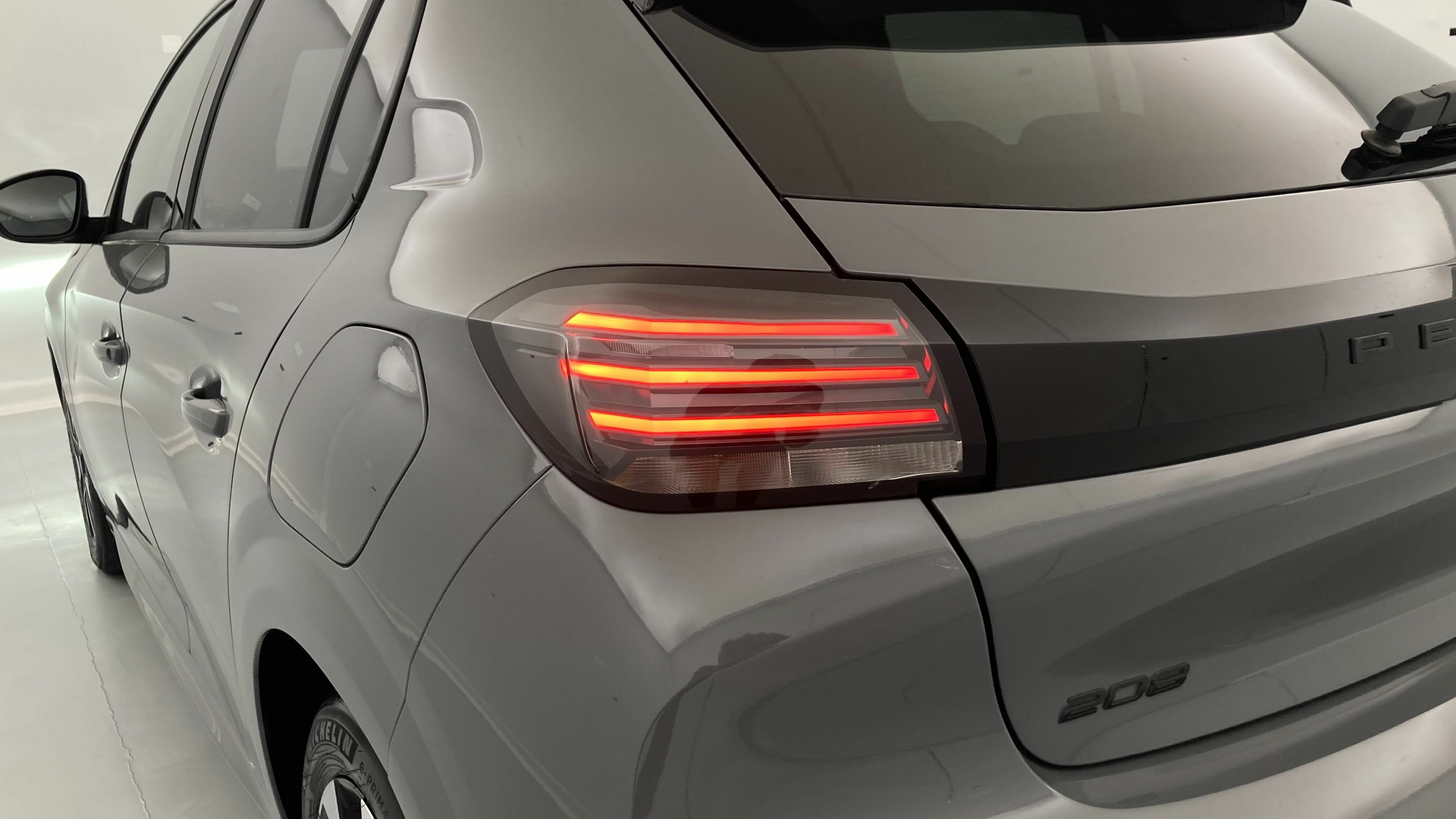 peugeot 208 allure 1.2 PURETECH 100 2024 grigio selenium 30