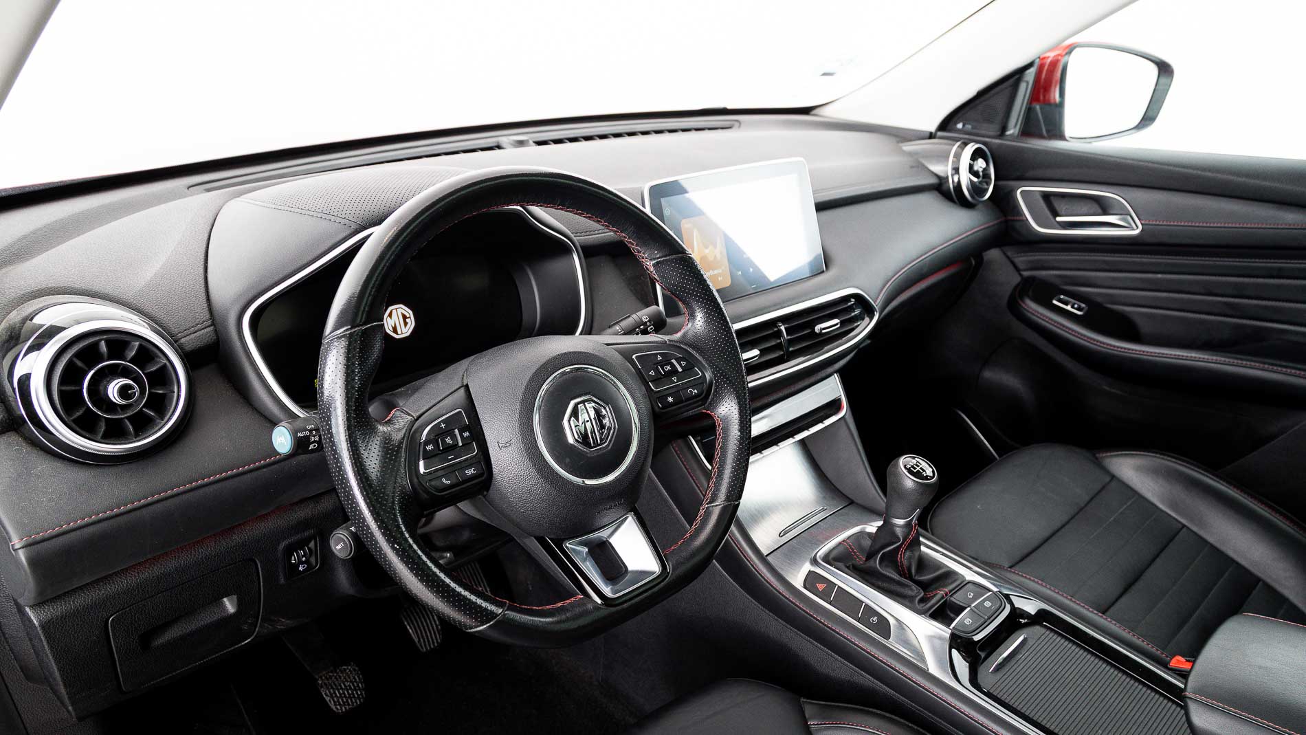 mg hs luxury 1.5 T-GDI 162 2023 diamond red 14