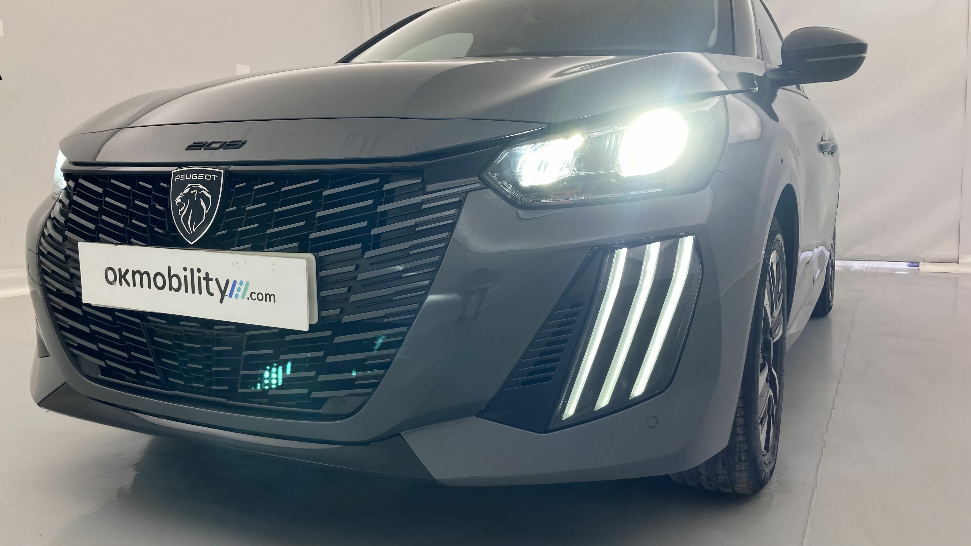 peugeot 208 allure 1.2 PURETECH 100 2024 grigio selenium 25