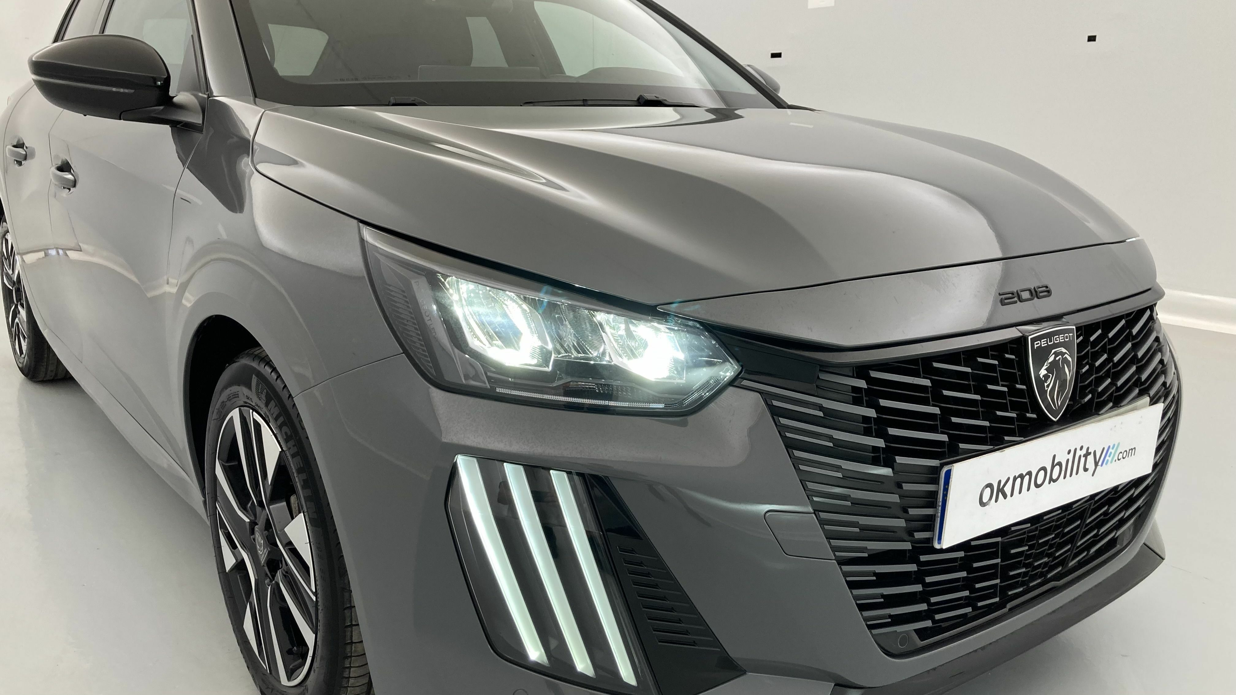 peugeot 208 allure 1.2 PURETECH 100 2024 grigio selenium 28