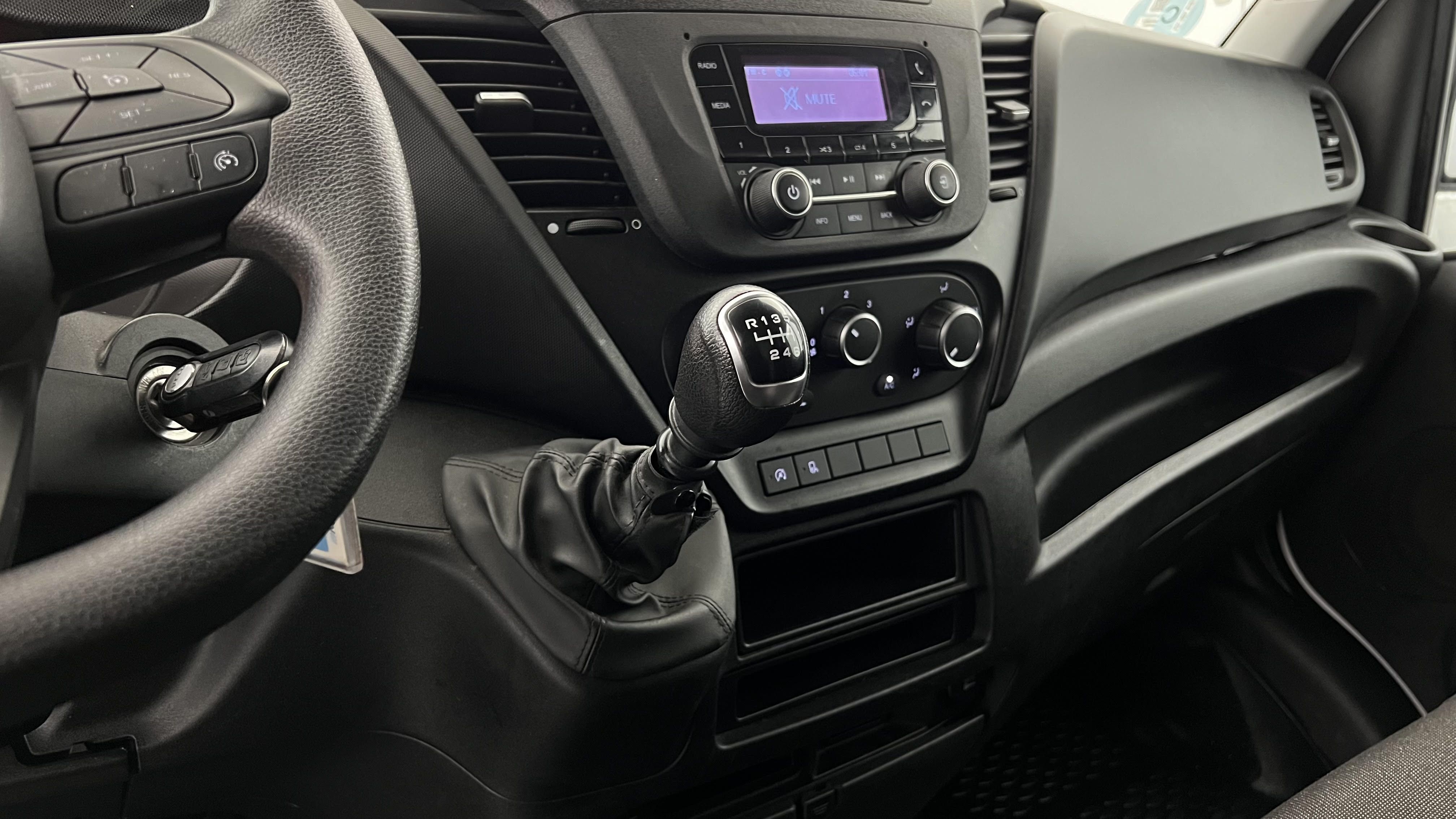 iveco daily 16m3 furgon 35s16hv 2.3 MJET 156 2023 blanco ic 194 8