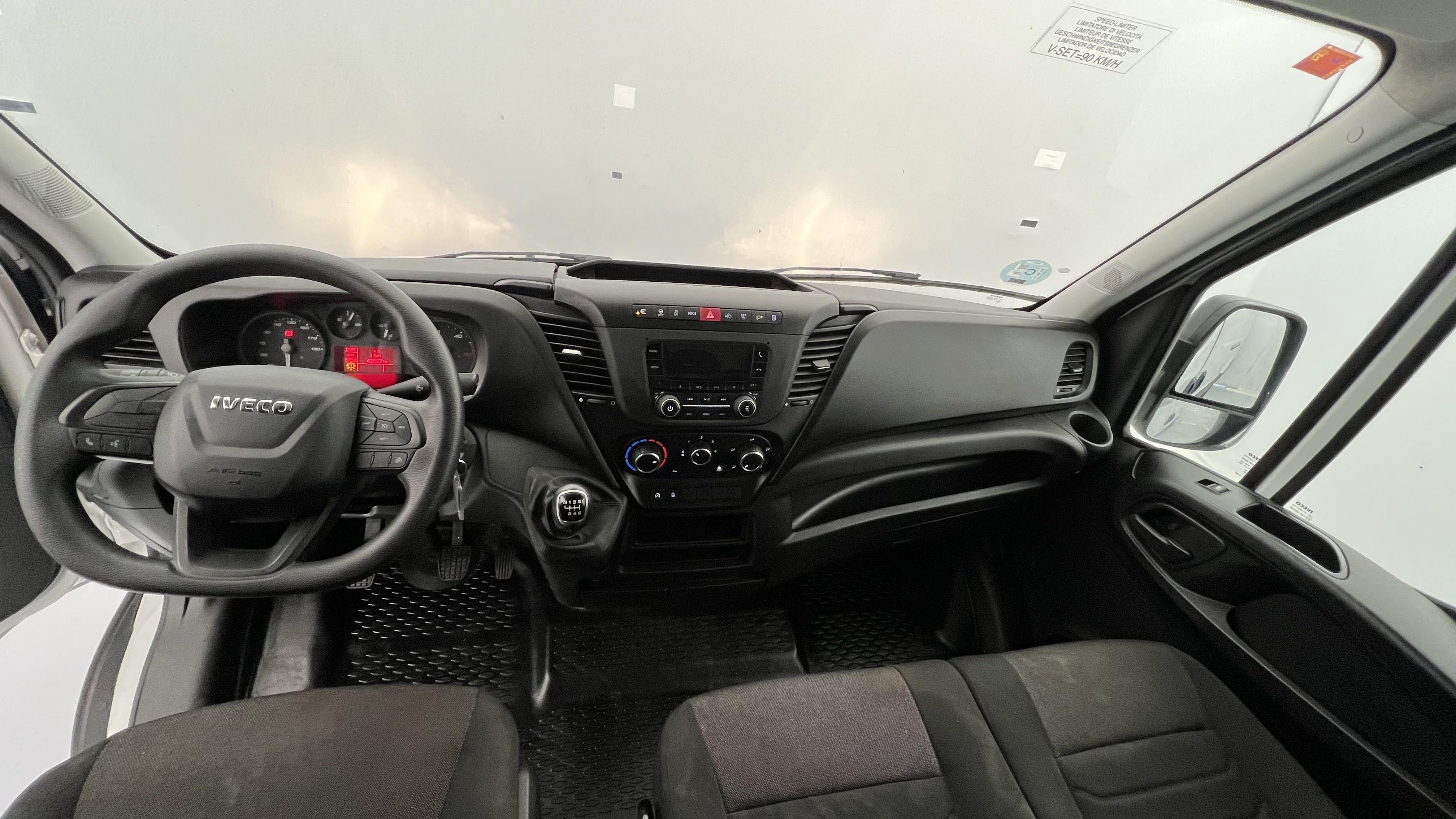 iveco daily 16m3 furgon 35s16hv 2.3 MJET 156 2023 blanco ic 194 31