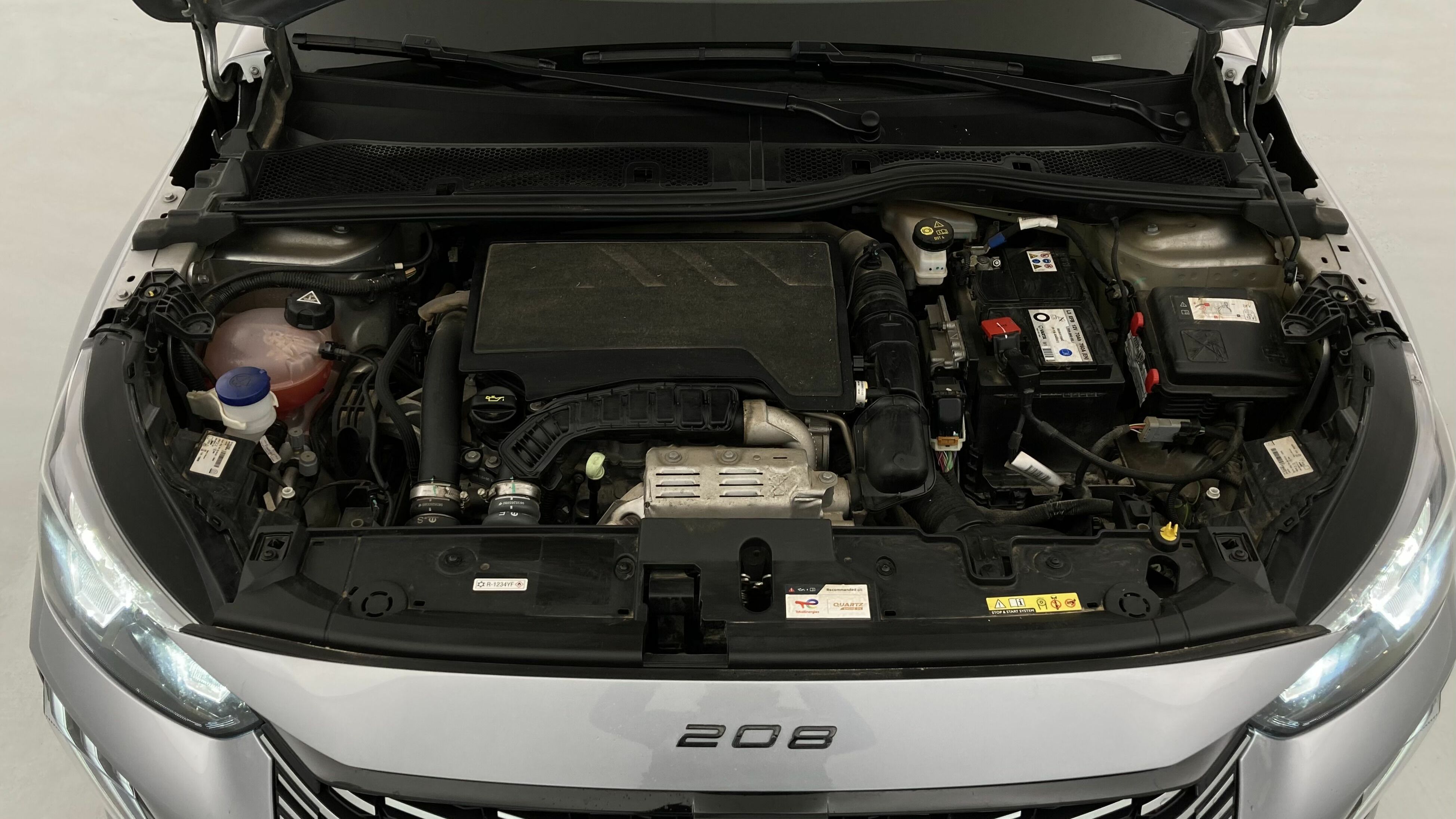 peugeot 208 allure 1.2 PURETECH 100 2024 gris artense 25