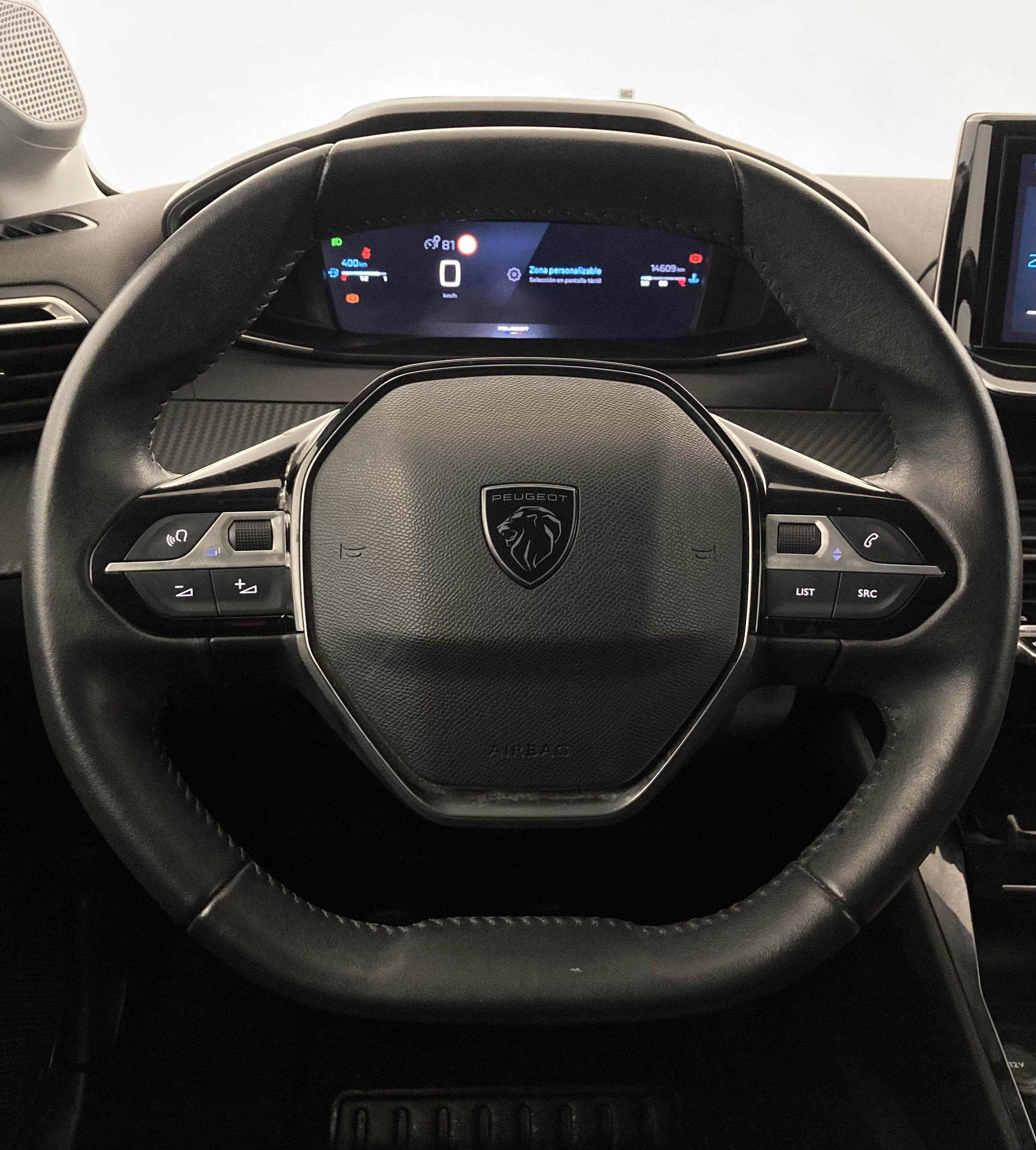 peugeot 208 allure 1.2 PURETECH 100 2024 negro perla nera 18