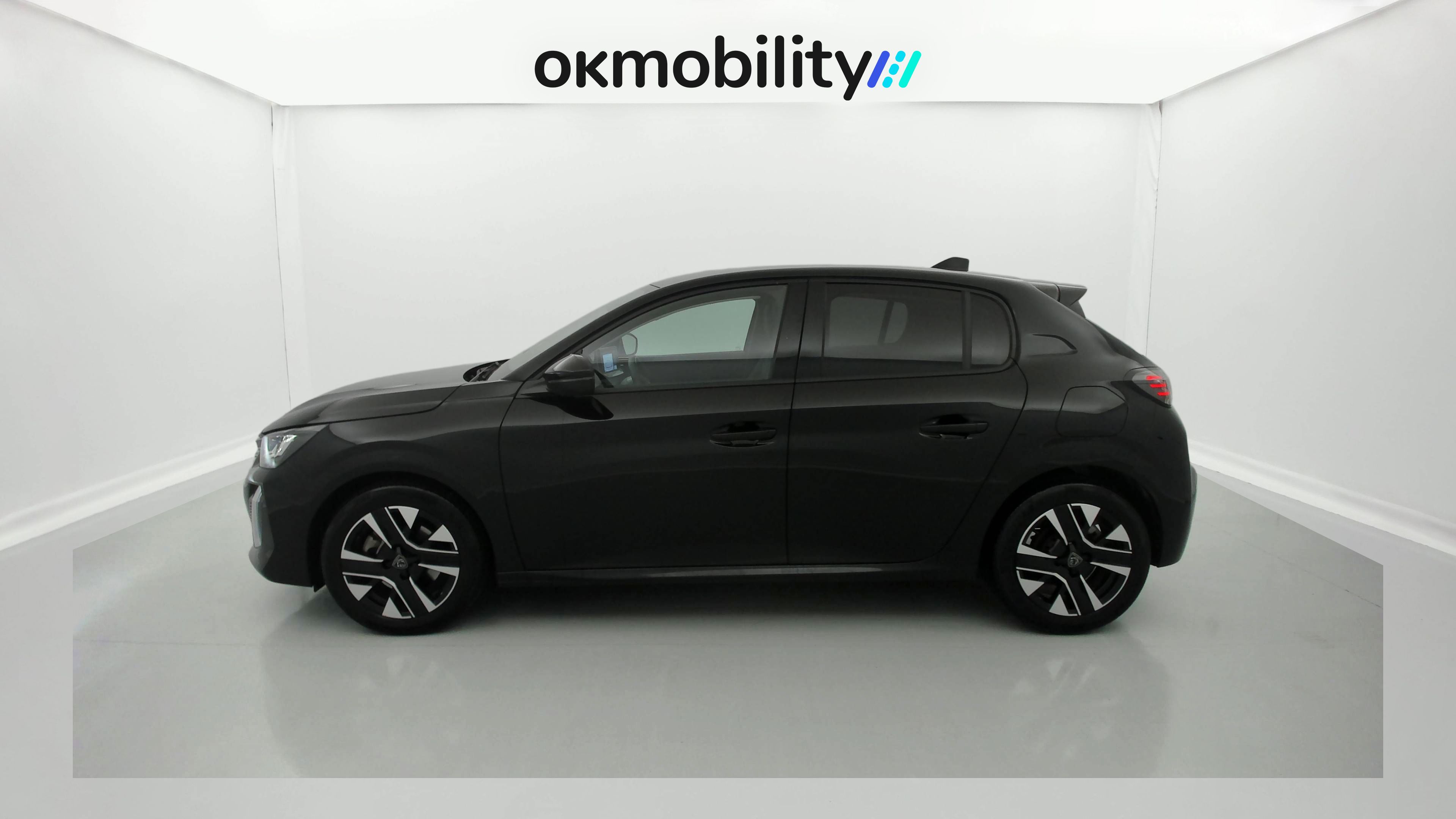 peugeot 208 allure 1.2 PURETECH 100 2024 negro perla nera 7