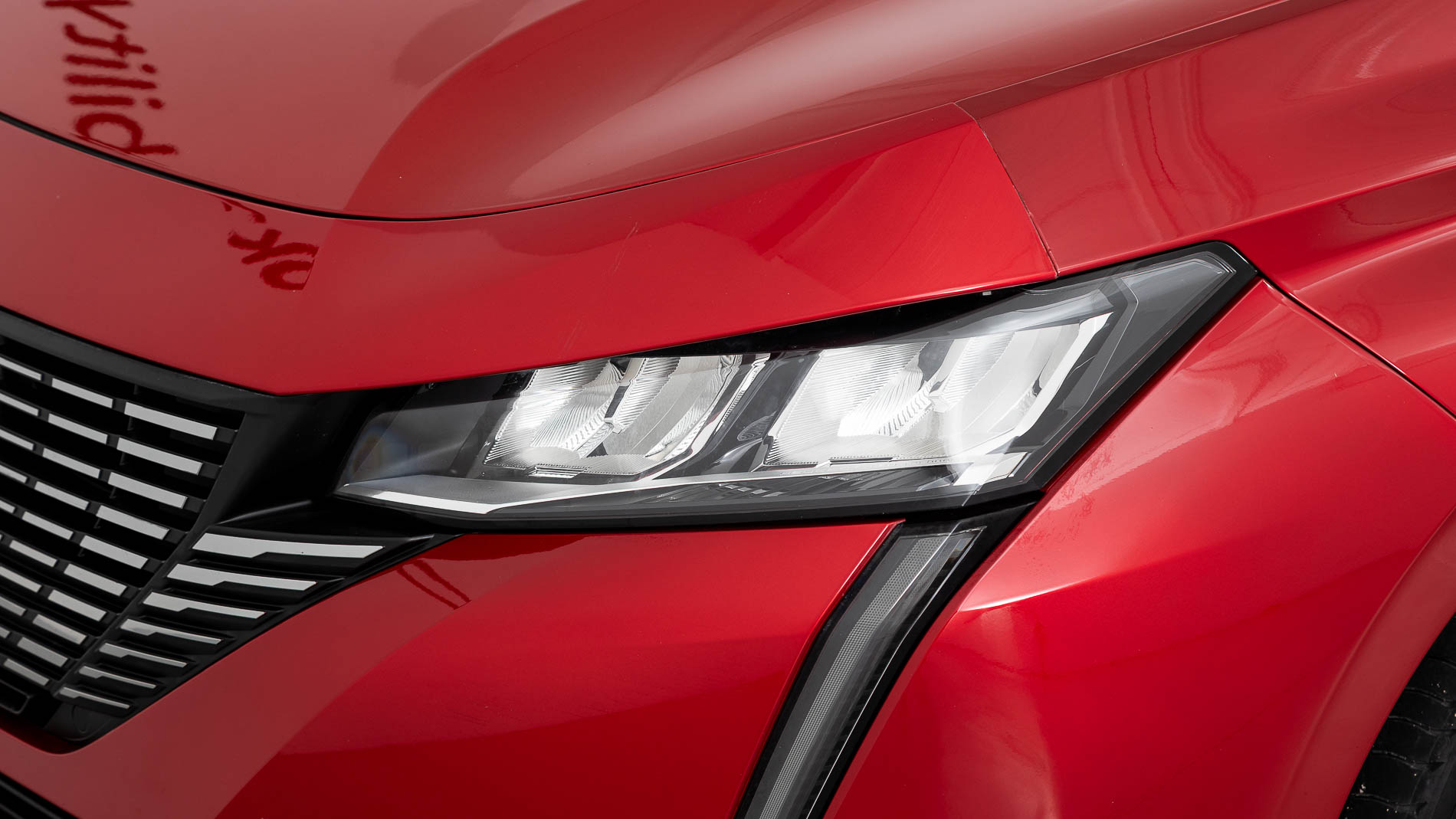 peugeot 308 allure 1.2 PURETECH 130 EAT 2023 rojo elixir 28