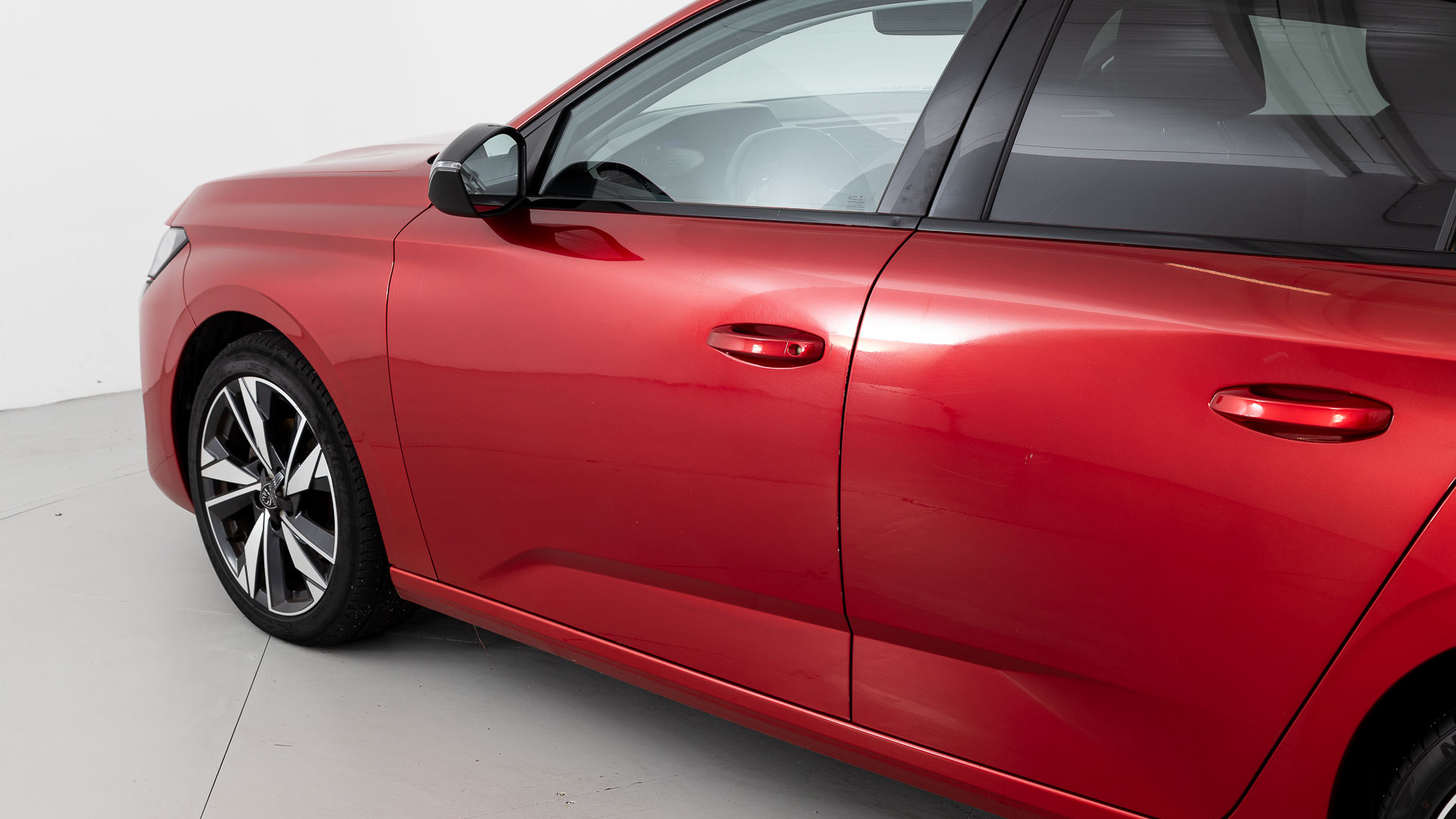 peugeot 308 allure 1.2 PURETECH 130 EAT 2023 rojo elixir 32