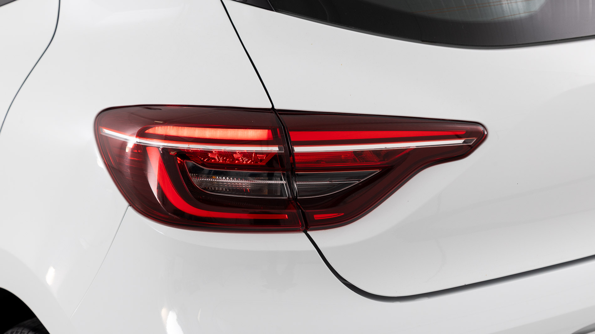 renault clio equilibre 1.0 TCE 90 2023 blanco glaciar 18