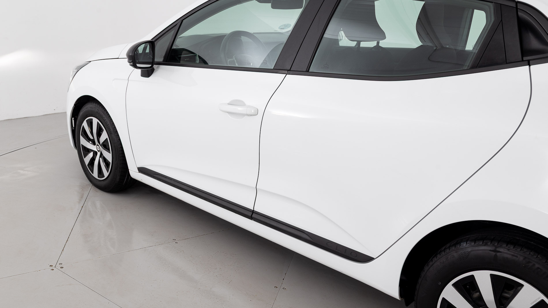 renault clio equilibre 1.0 TCE 90 2023 blanco glaciar 21