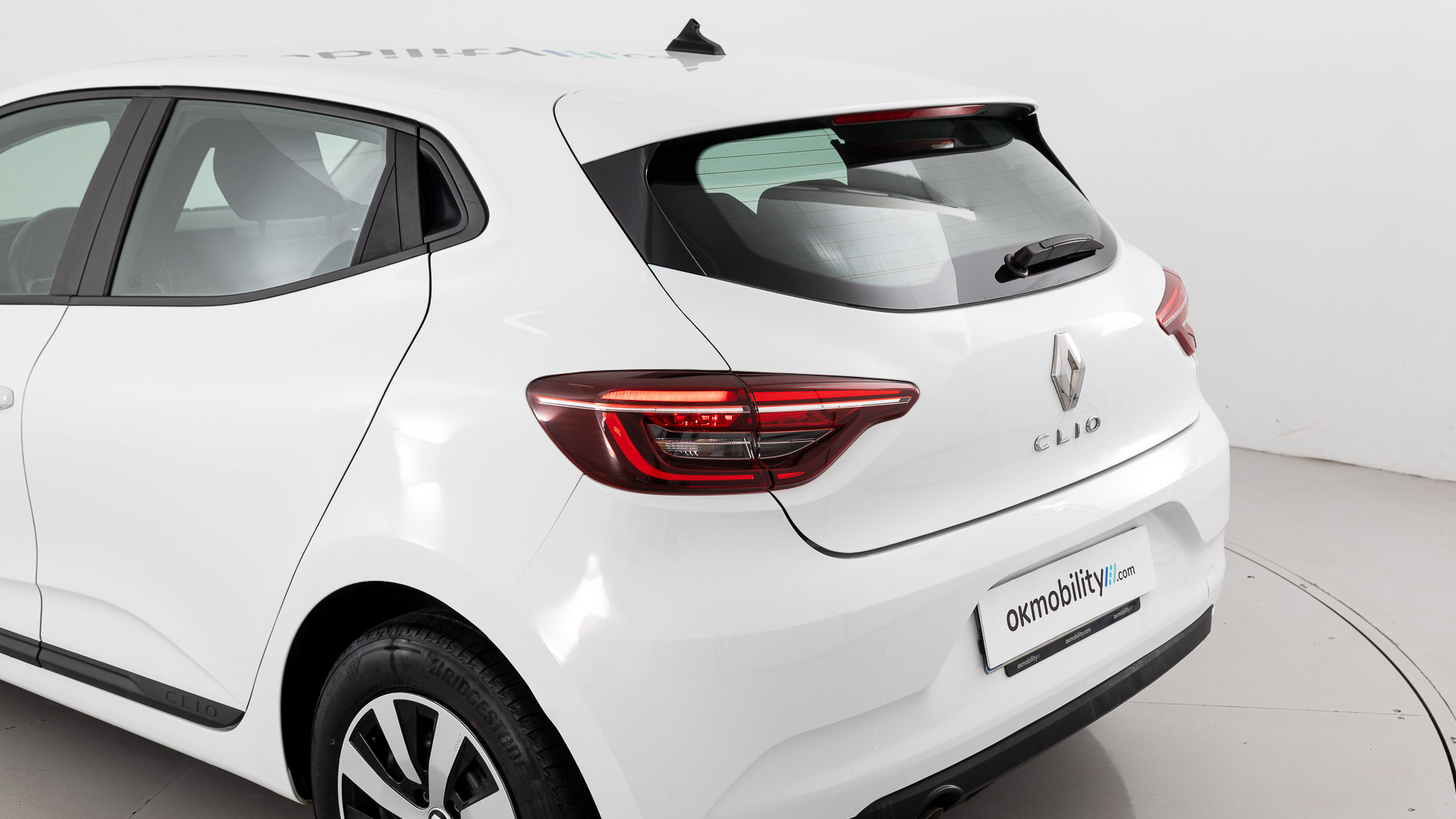 renault clio equilibre 1.0 TCE 90 2023 blanco glaciar 23