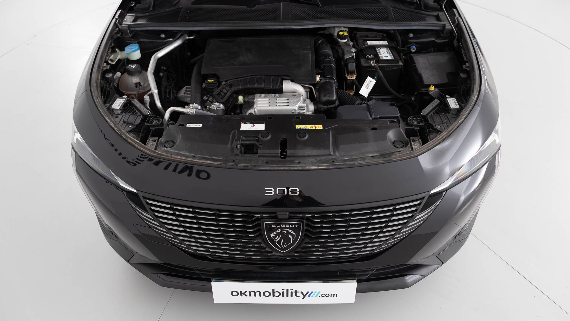 peugeot 308 allure 1.2 PURETECH 130 EAT 2023 negro perla nera 32