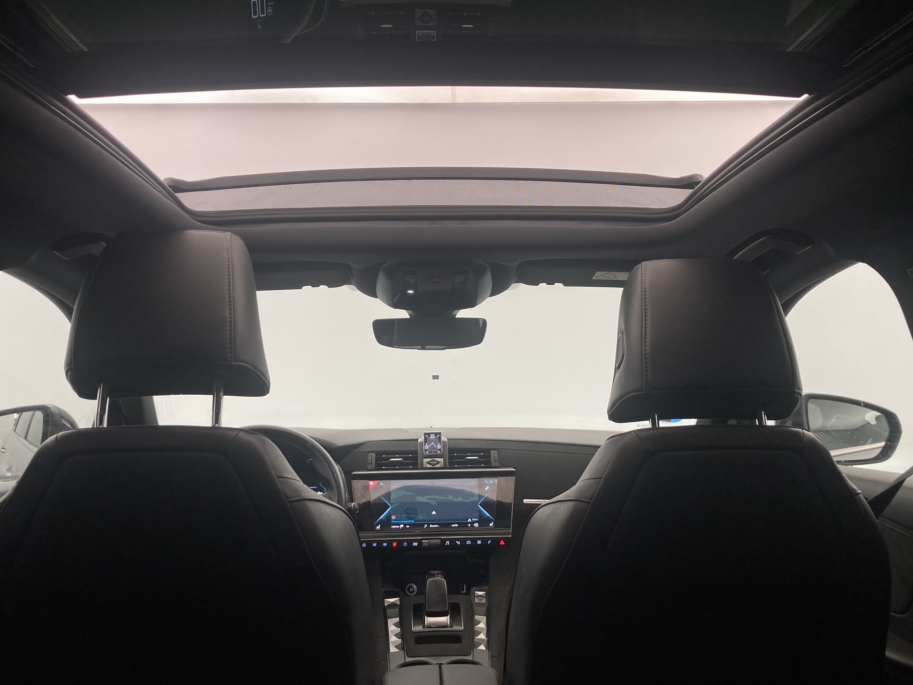 ds ds7 crossback performance line + E-TENSE 300 CA 2022 gris artense 15