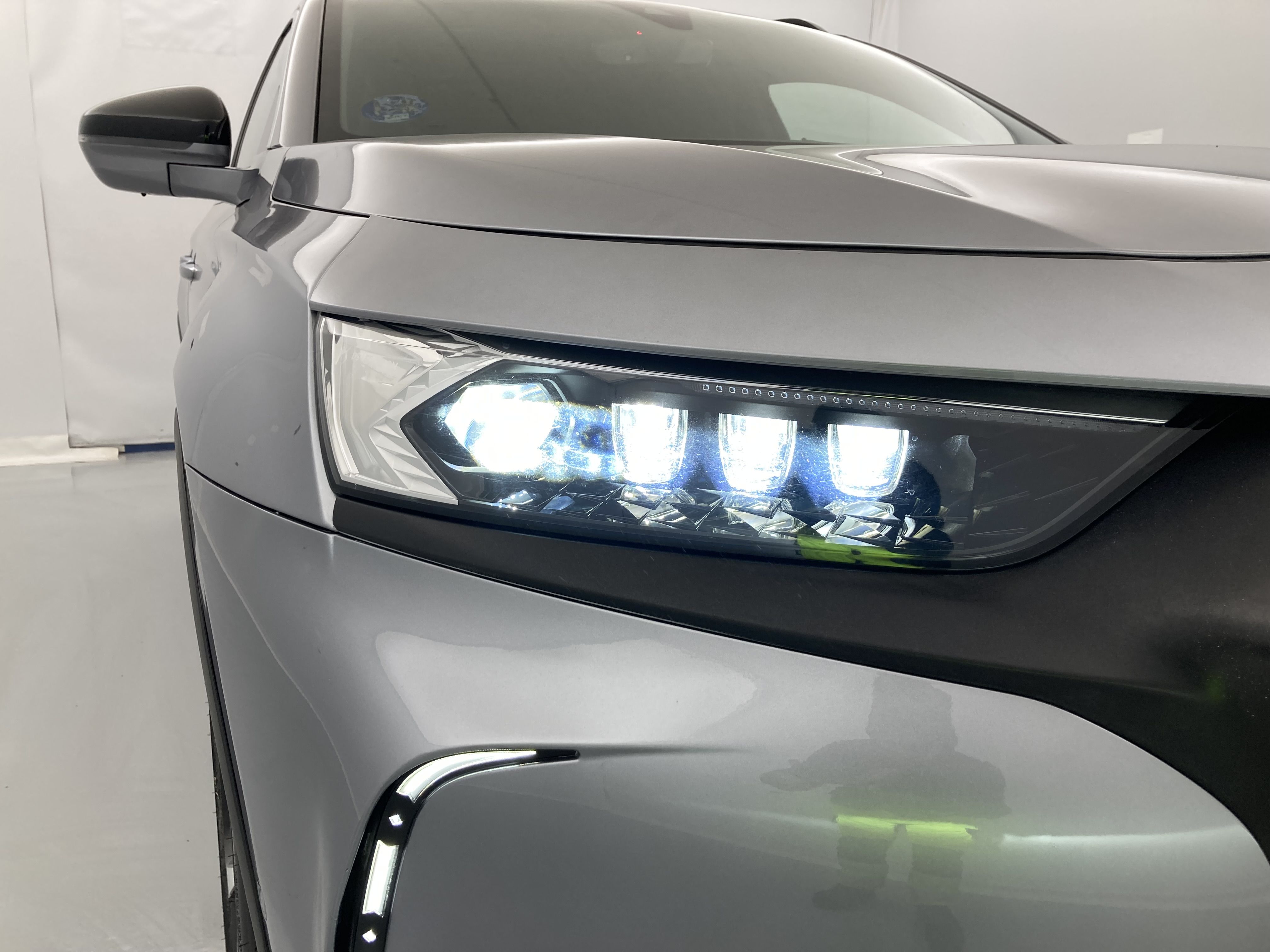 ds ds7 crossback performance line + E-TENSE 300 CA 2022 gris artense 18