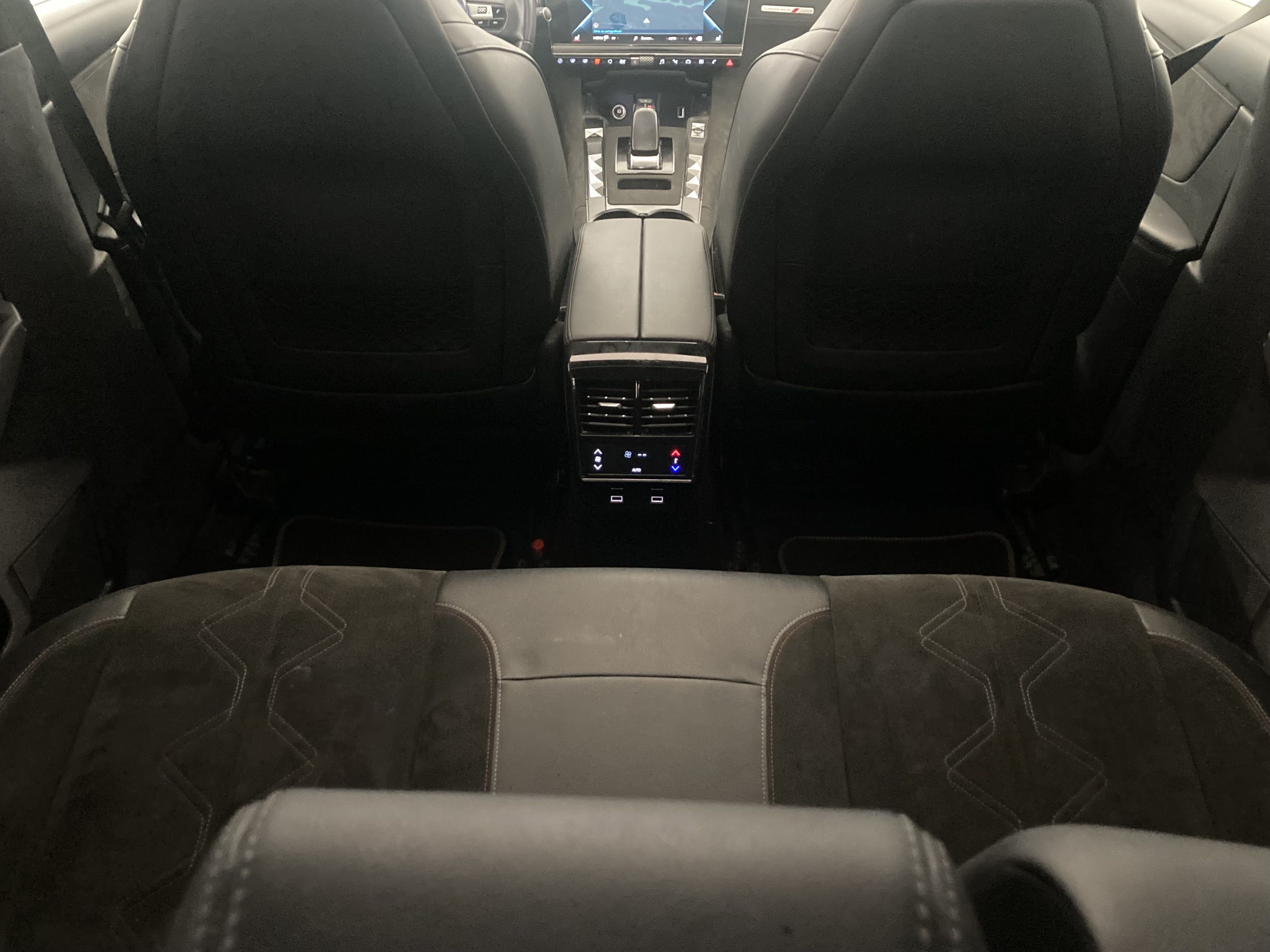 ds ds7 crossback performance line + E-TENSE 300 CA 2022 gris artense 20