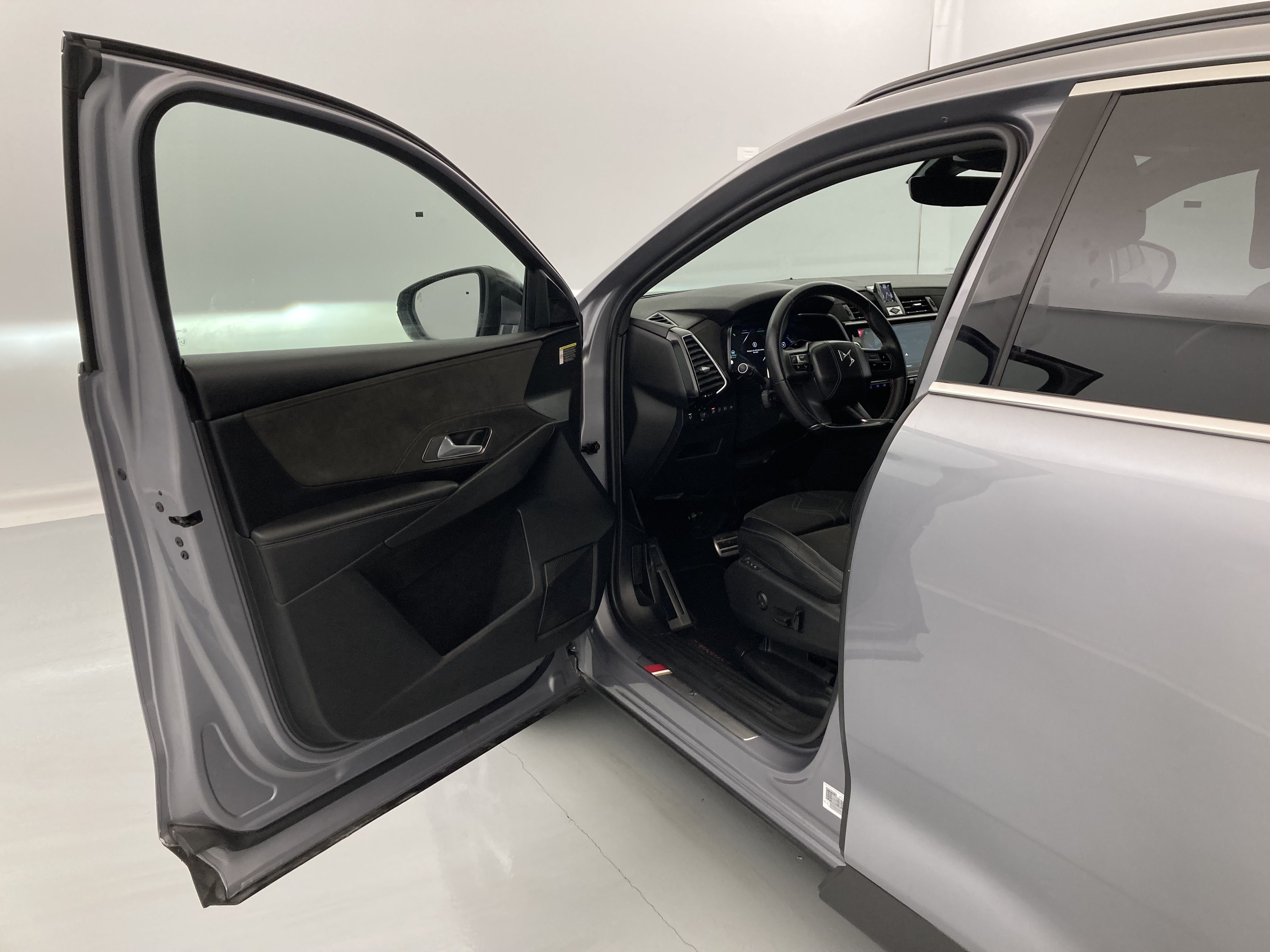 ds ds7 crossback performance line + E-TENSE 300 CA 2022 gris artense 23