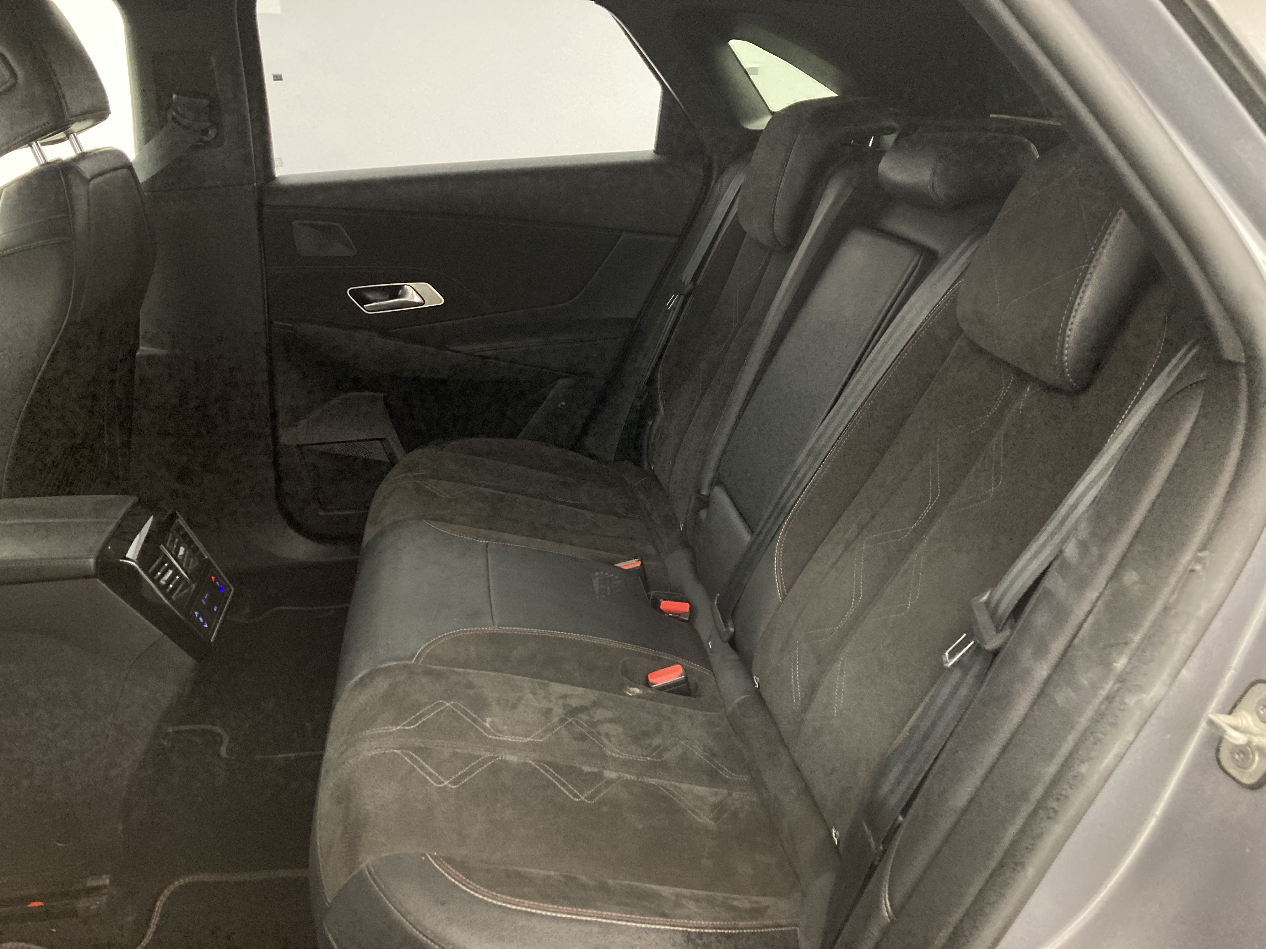 ds ds7 crossback performance line + E-TENSE 300 CA 2022 gris artense 25